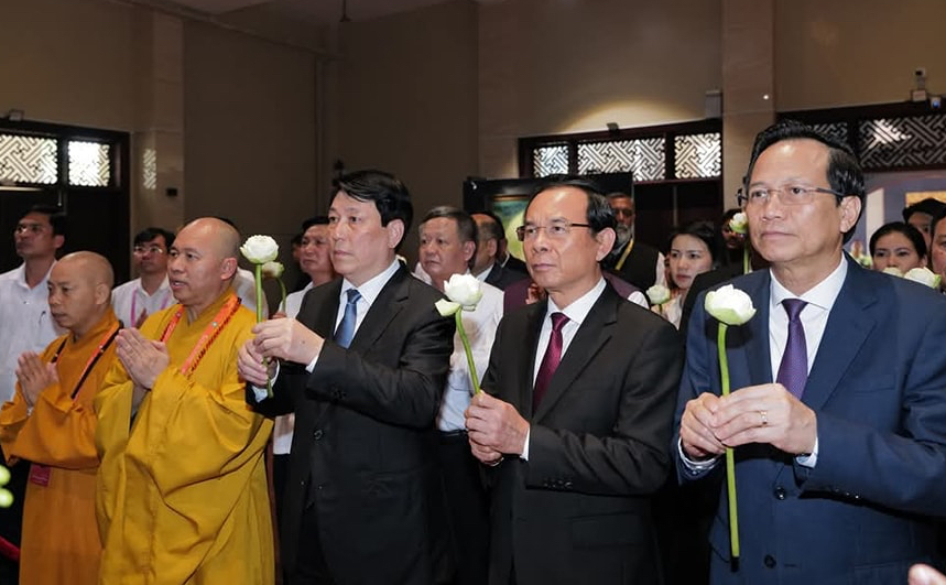 Chủ tịch nước Lương Cường chiêm bái xá lợi Đức Phật - Ảnh 3. Chủ tịch nước Lương Cường - Ảnh 3.