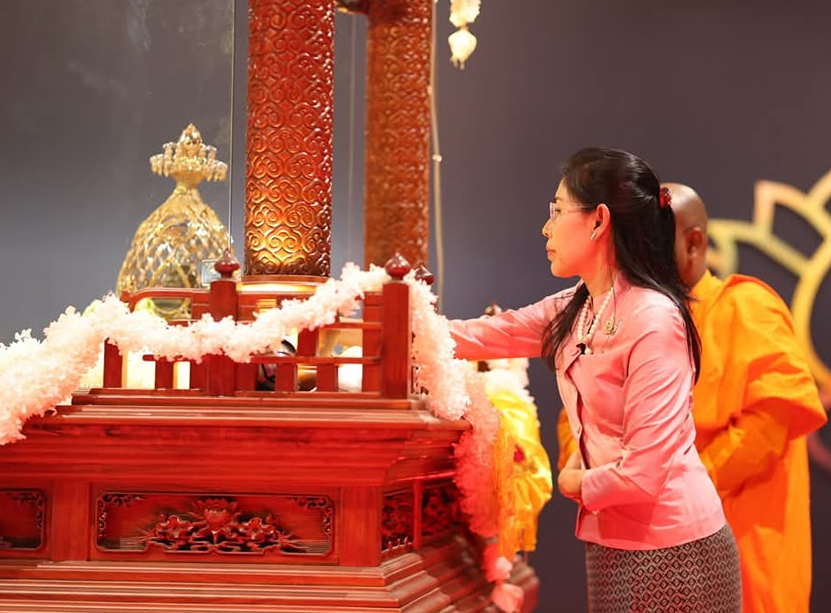 Chủ tịch nước Lương Cường chiêm bái xá lợi Đức Phật - Ảnh 4. Chủ tịch nước Lương Cường đến chùa Thanh Tâm chiêm bái xá lợi Đức Phật - Ảnh 5.
