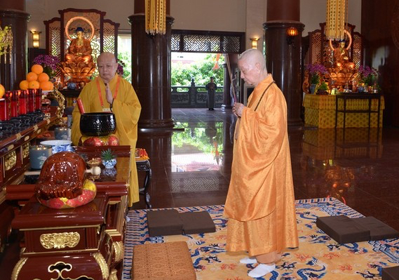 Khai đàn cầu siêu các anh hùng, liệt sĩ tại Đại lễ Vesak 2025 - Ảnh 1. Khai đàn cầu siêu các anh hùng, liệt sĩ tại Đại lễ Vesak 2025 - Ảnh 1.