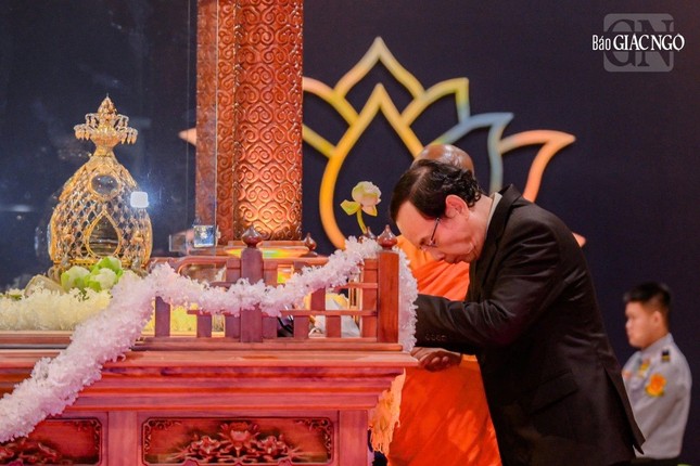 Chủ tịch nước Lương Cường đến chùa Thanh Tâm chiêm bái xá lợi Đức Phật - Ảnh 4.