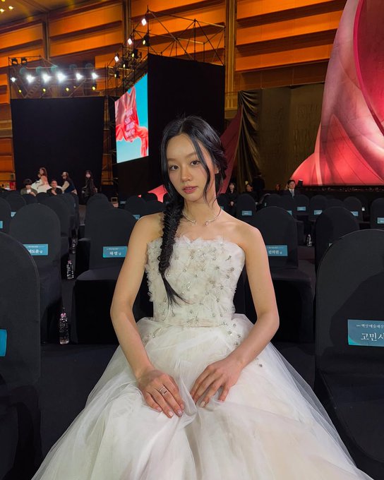4 điểm nhấn thời trang đáng chú ý tại thảm đỏ Baeksang 2025 - Ảnh 1.