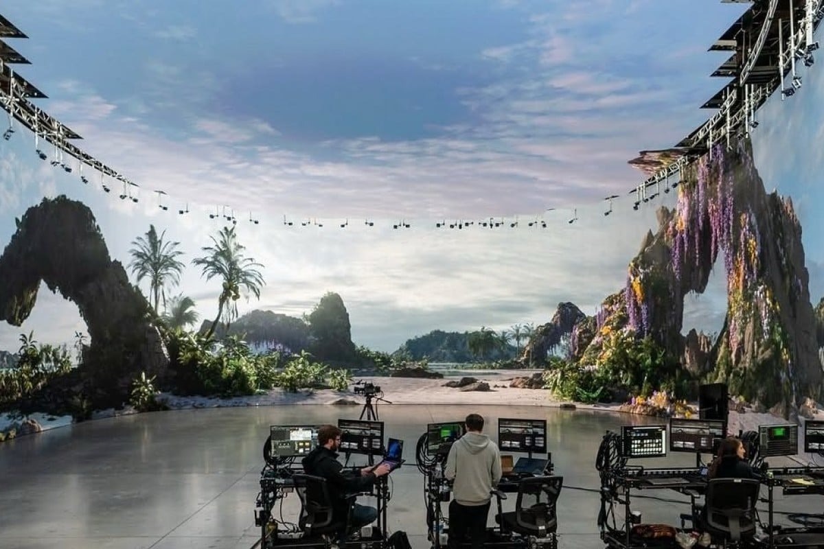 Mức thuế 100% của Trump sẽ cứu hay giết Hollywood? - Ảnh 1. Trump - Ảnh 1.