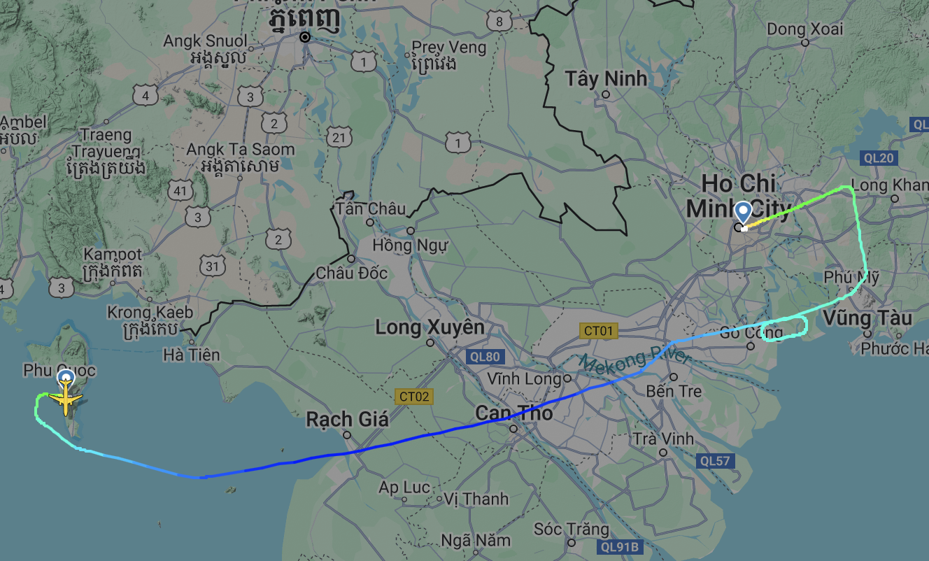Aircraft forced to circle over Ho Chi Minh City due to thunderstorm