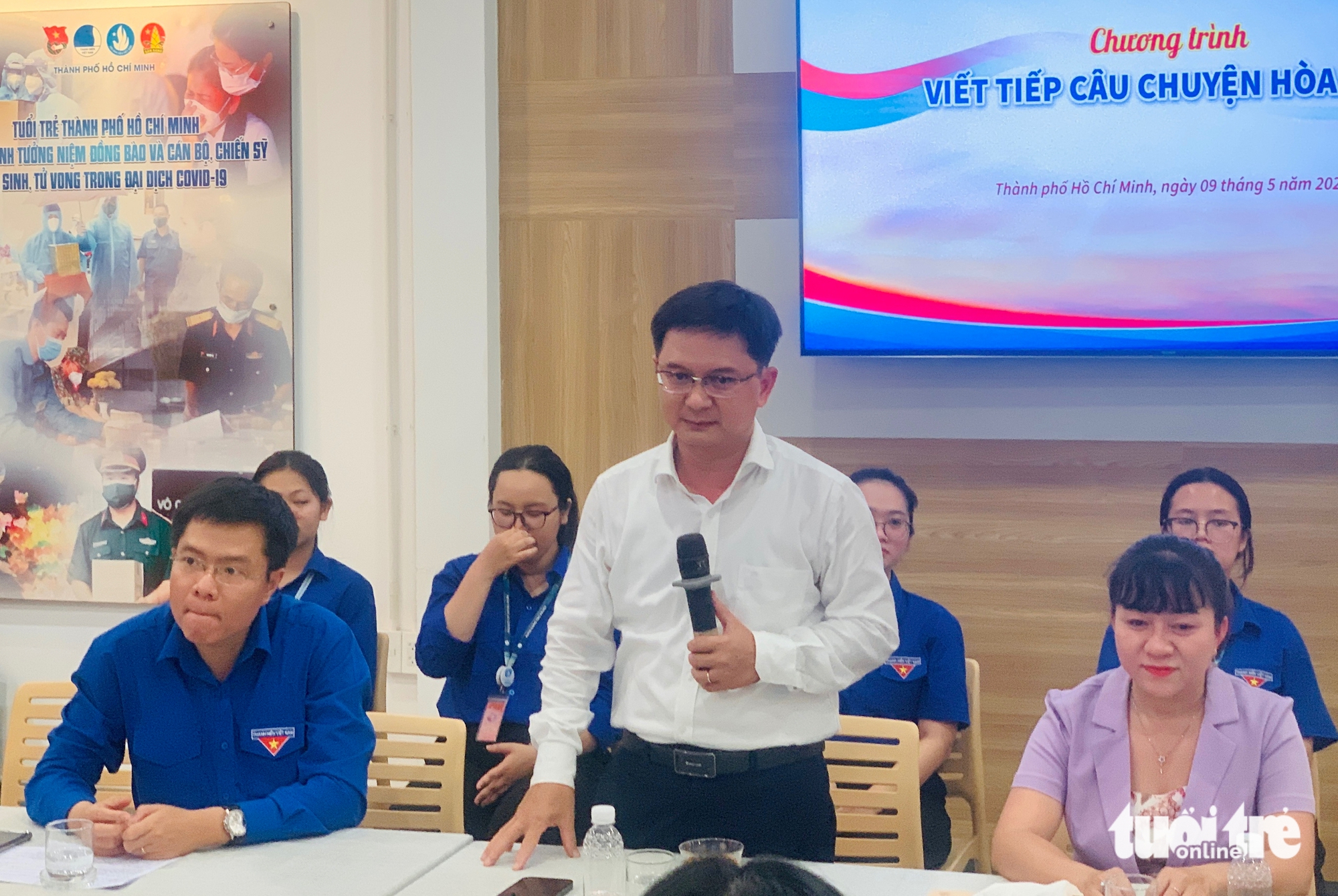 Nguyễn Văn Chung tặng doanh thu ca khúc Viết tiếp câu chuyện hòa bình cho các cựu chiến binh - Ảnh 3. Viết tiếp câu chuyện hòa bình - Ảnh 3.