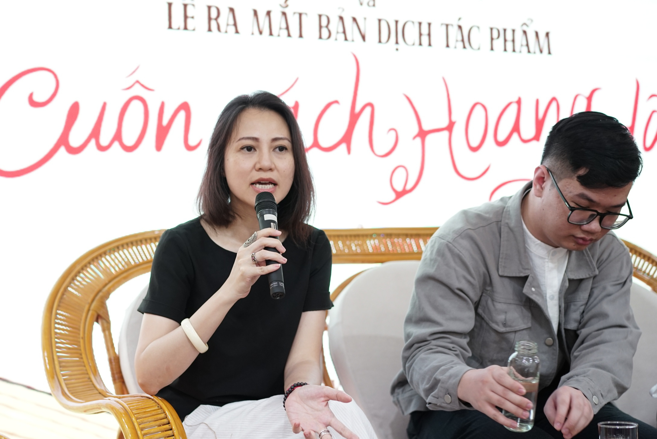 Cuốn sách Hoang dã: Tấm lòng trong sáng quan trọng hơn biển tri thức - Ảnh 1. 'Cuốn sách Hoang dã', tấm lòng trong sáng quan trọng hơn biển tri thức - Ảnh 1.