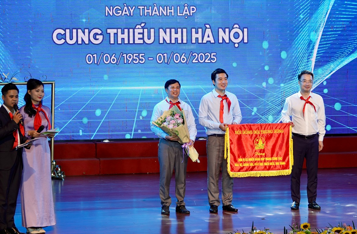Có những Tạ Bích Loan trưởng thành từ Cung Thiếu nhi Hà Nội - Ảnh 1. Có những Tạ Bích Loan trưởng thành từ Cung Thiếu nhi Hà Nội - Ảnh 1.