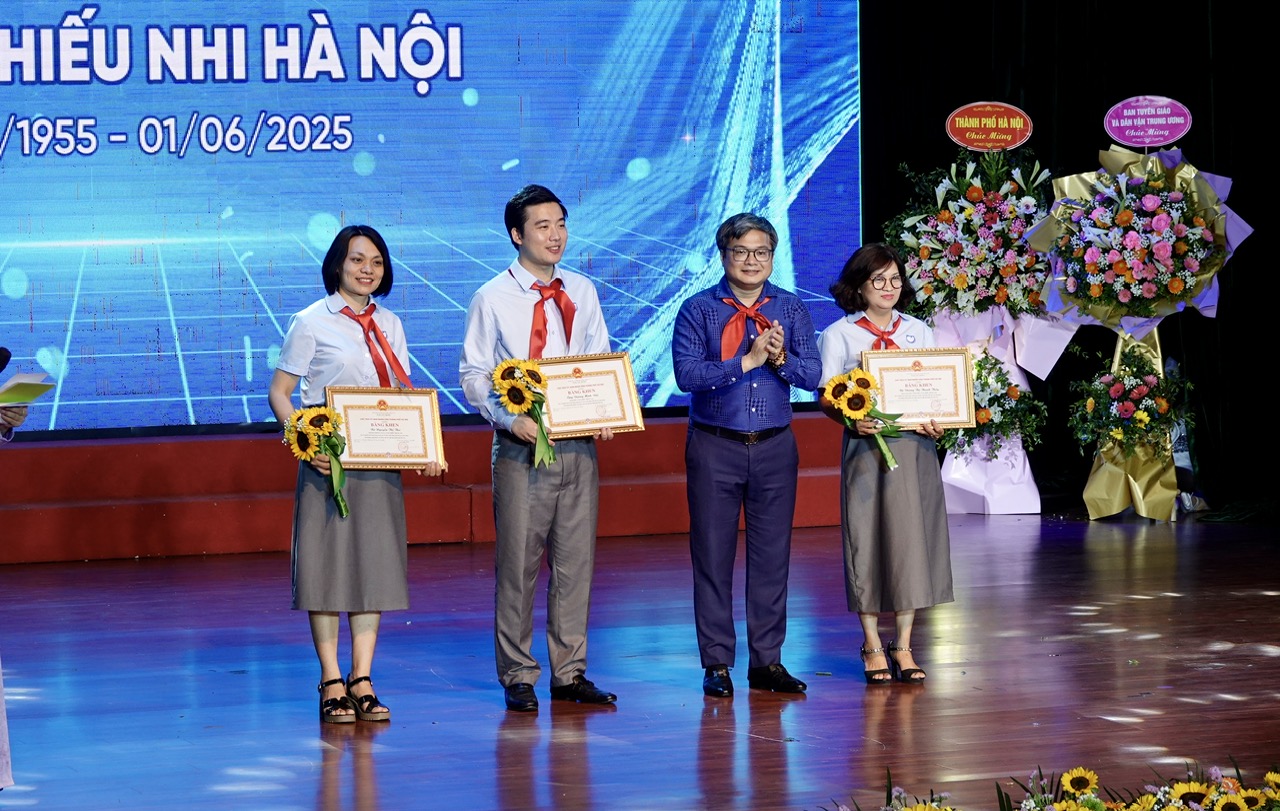 Có những Tạ Bích Loan trưởng thành từ Cung Thiếu nhi Hà Nội - Ảnh 2. Có những Tạ Bích Loan trưởng thành từ Cung Thiếu nhi Hà Nội - Ảnh 2.