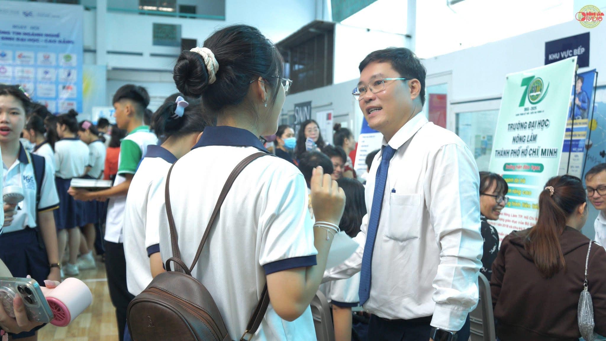 Sinh viên làm shipper: cơ hội học được kỹ năng mềm - Ảnh 4.