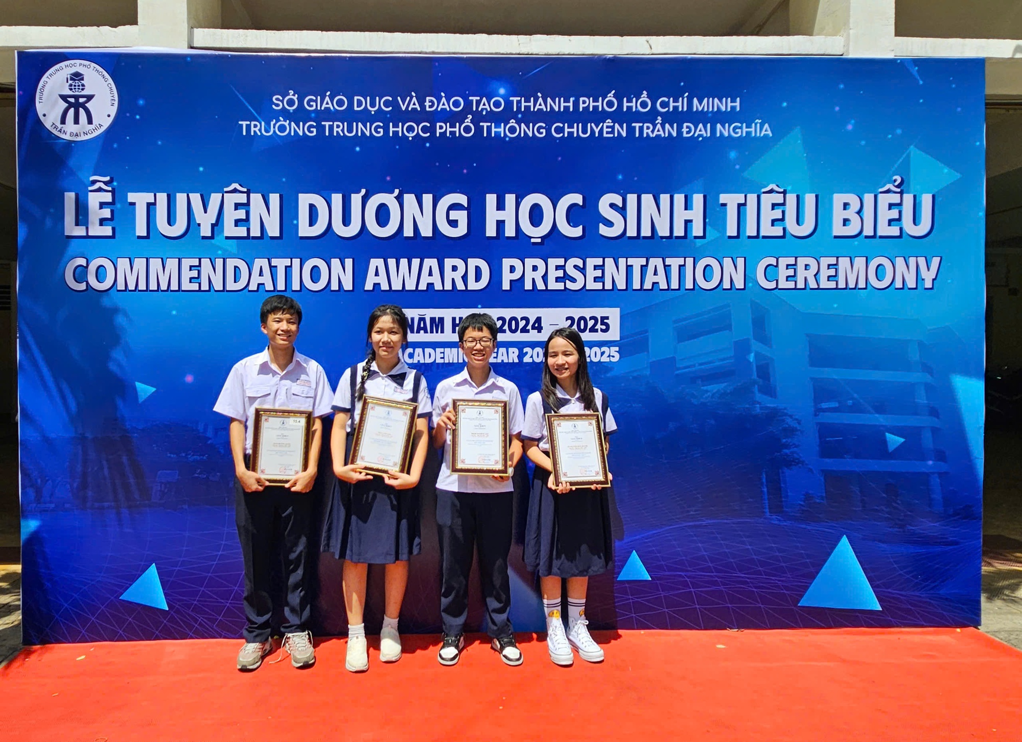 Thủ khoa chuyên Anh Trường Phổ thông Năng khiếu thích thể thao, mê văn nghệ- Ảnh 4.