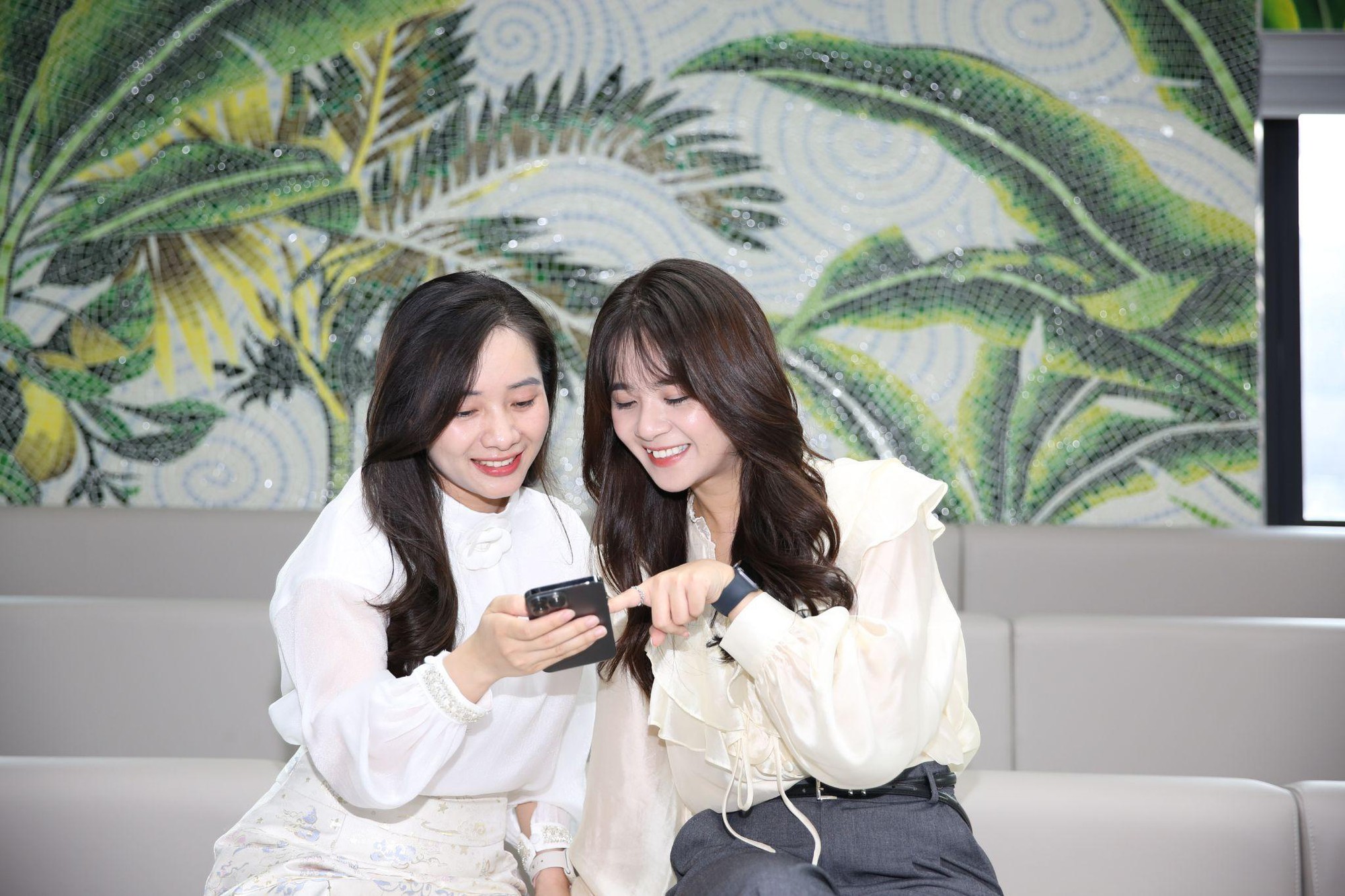 Đặt vé máy bay trên app ngân hàng với hỗ trợ 24/7 - Ảnh 2.