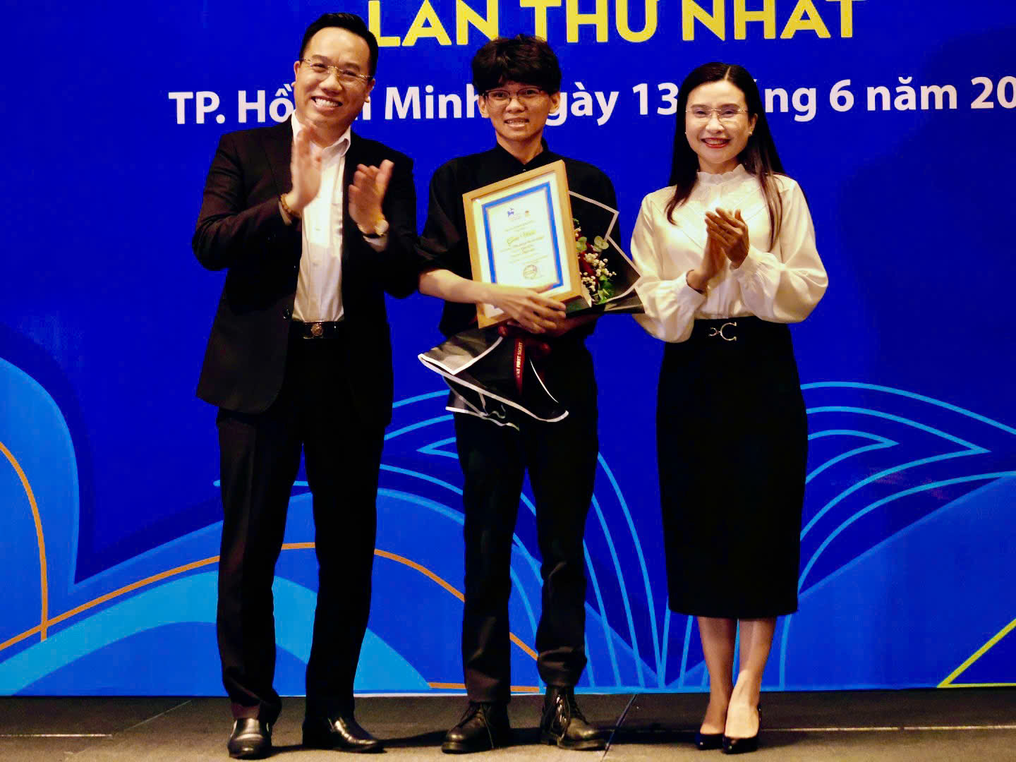 Nên làm gì khi trời nổi gió của Giai Du đoạt giải Nhất giải thưởng Văn học Kim Đồng - Ảnh 1. Kim Đồng - Ảnh 1.