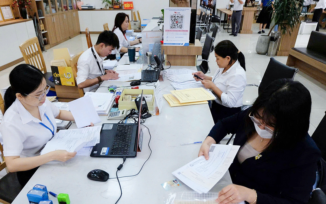 TP.HCM yêu cầu không để người dân đợi quá 20 phút khi nộp hồ sơ tại phường, xã mới - Ảnh 1. phường, xã mới - Ảnh 1.