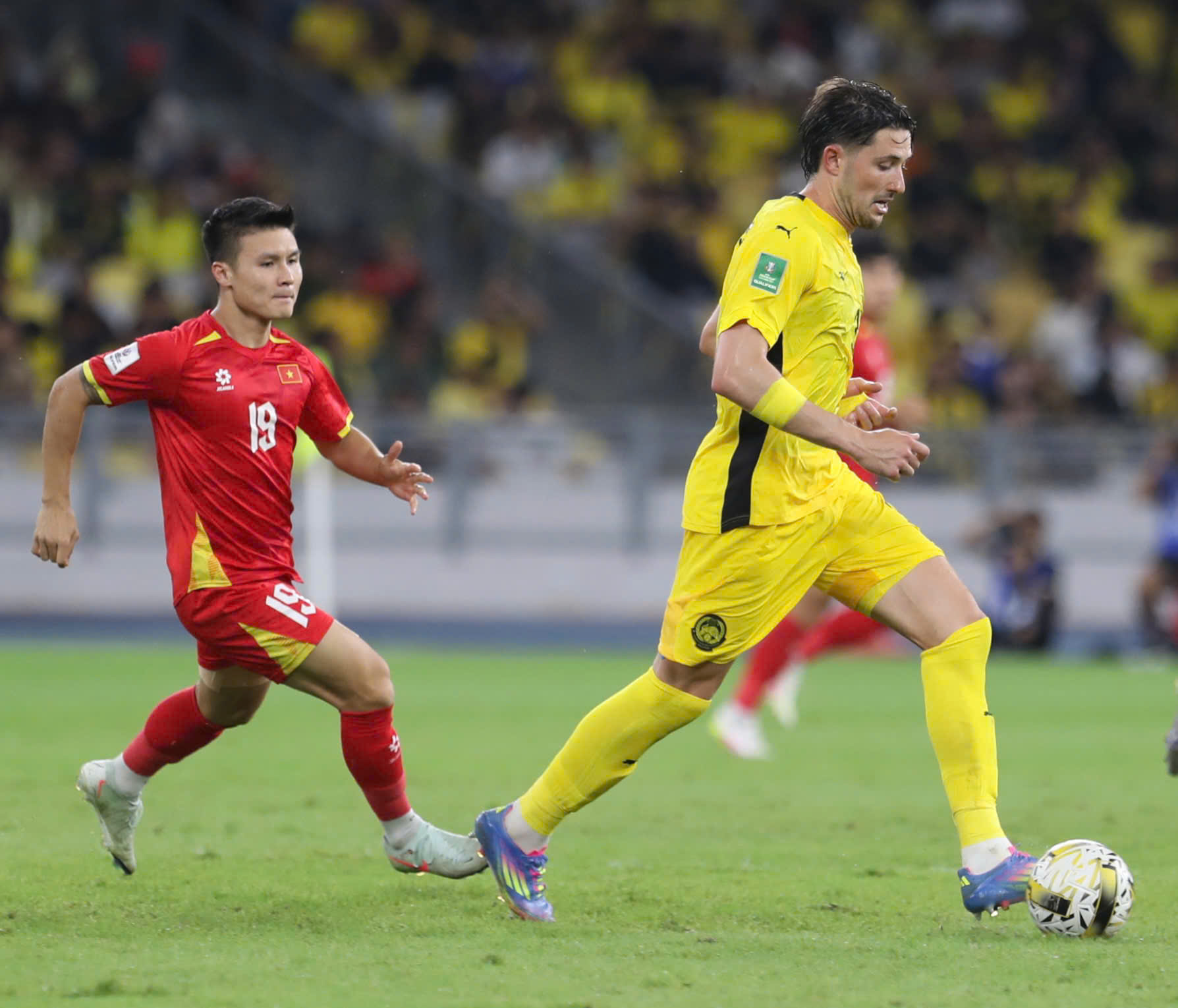 ฟุตบอลเวียดนาม 'ตกต่ำ' แล้ว - ภาพที่ 1 tuyển Việt Nam - Ảnh 1.