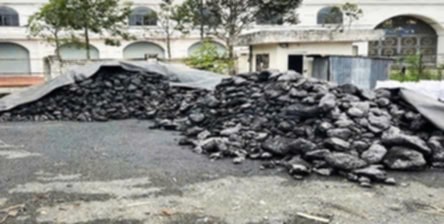 Chống buôn lậu, hàng giả 14-6: Tiếp tục thu giữ 400 sản phẩm nghi hàng giả tại Saigon Square - Ảnh 2.