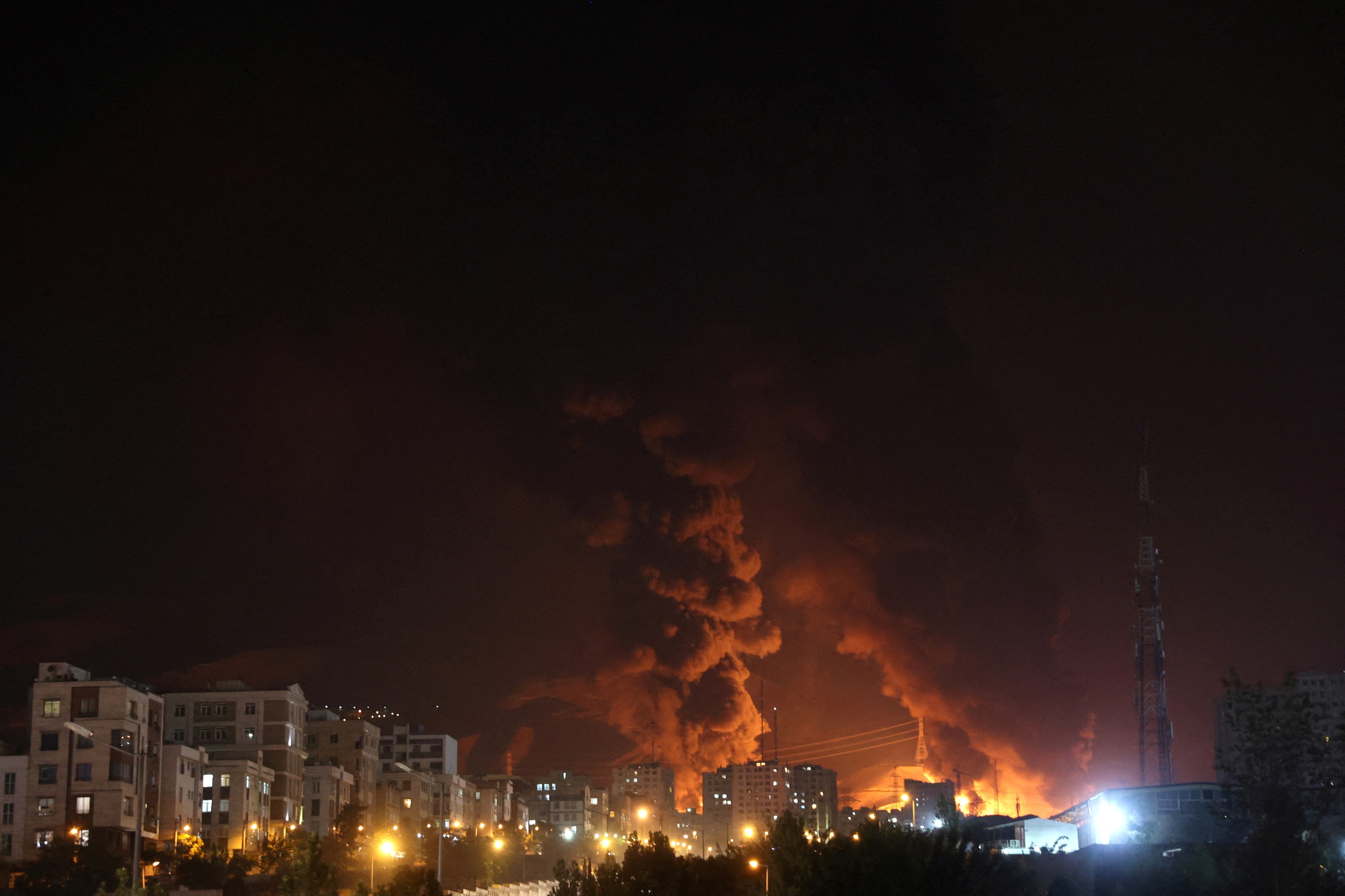 Tin tức thế giới 15-6: Iran đánh Israel bằng tên lửa siêu thanh; Ông Trump mừng sinh nhật - Ảnh 1. Iran - Ảnh 1.