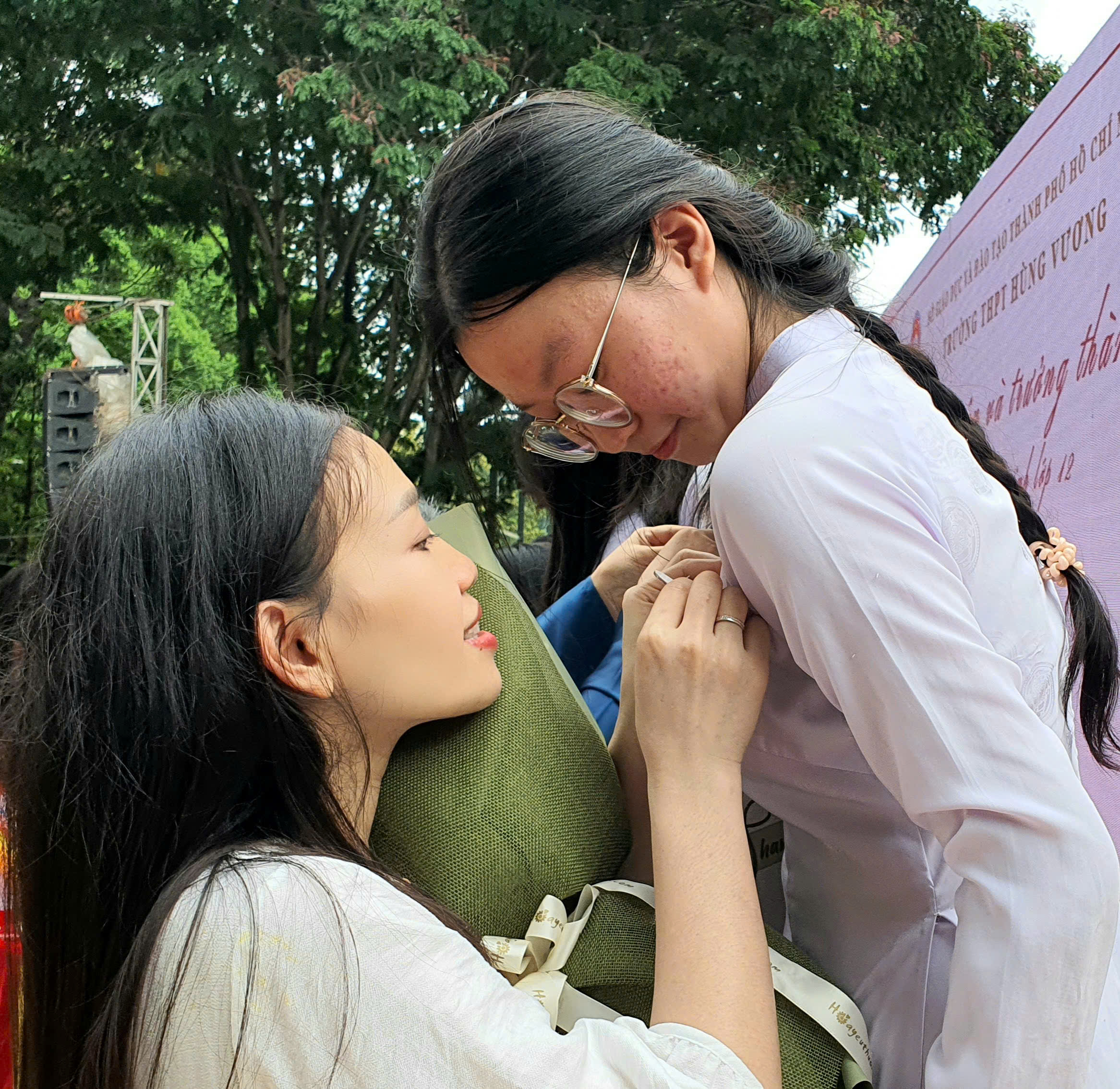 Lễ tri ân và trưởng thành tại Trường THPT Hùng Vương: Nếu em không phải là người xuất sắc… - Ảnh 10.