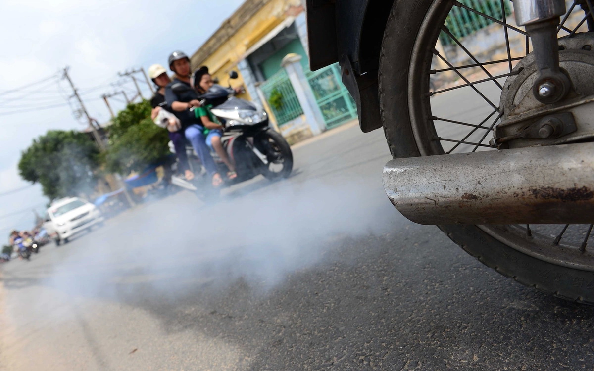 TP.HCM yêu cầu cơ sở đăng kiểm chuẩn bị mặt bằng, thiết bị chuẩn bị kiểm tra khí thải xe máy - Ảnh 1. khí thải - Ảnh 1.