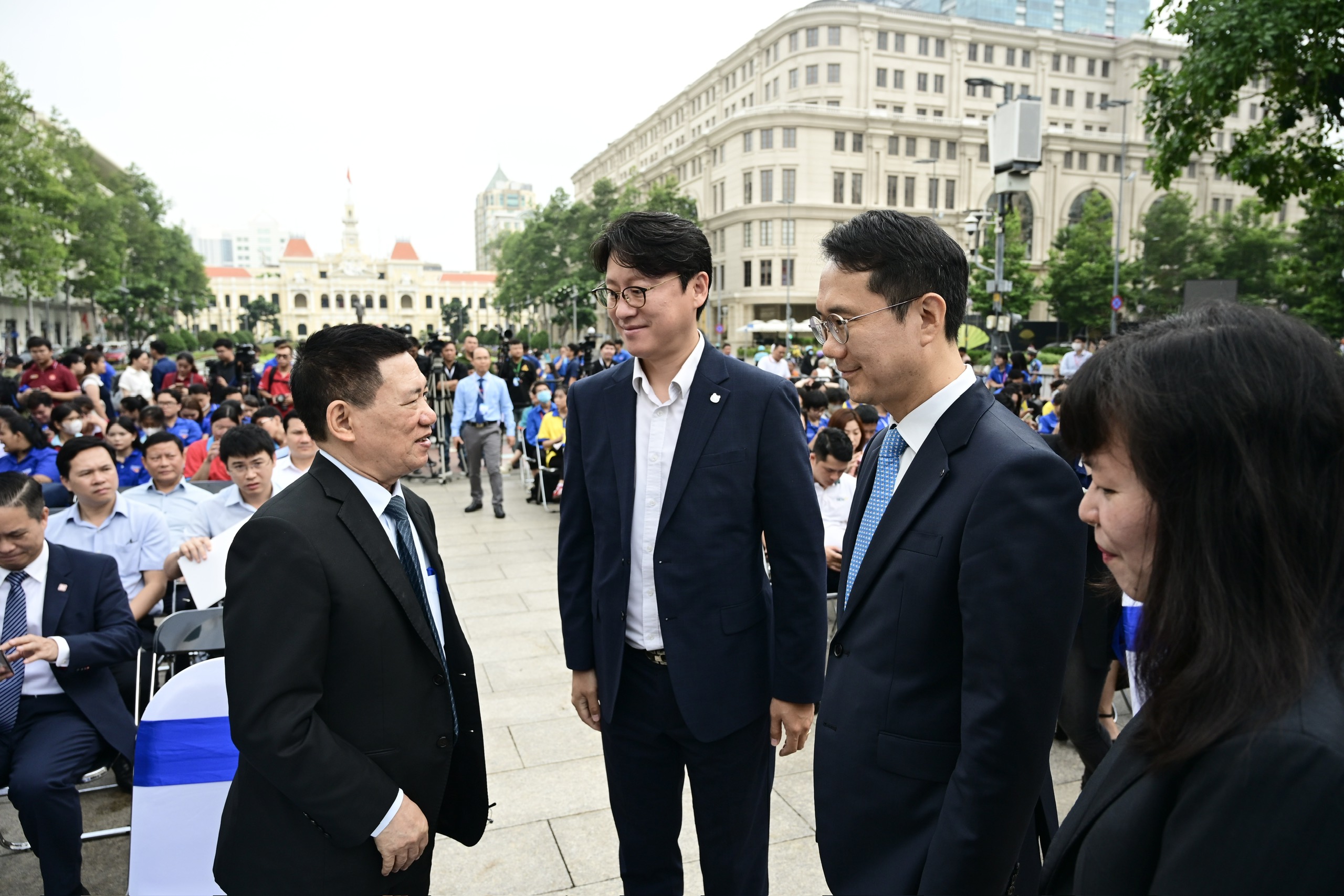 Lễ hội không tiền mặt khai mạc, hướng tới 'không tiền mặt - không rào cản - không giới hạn' - Ảnh 8.