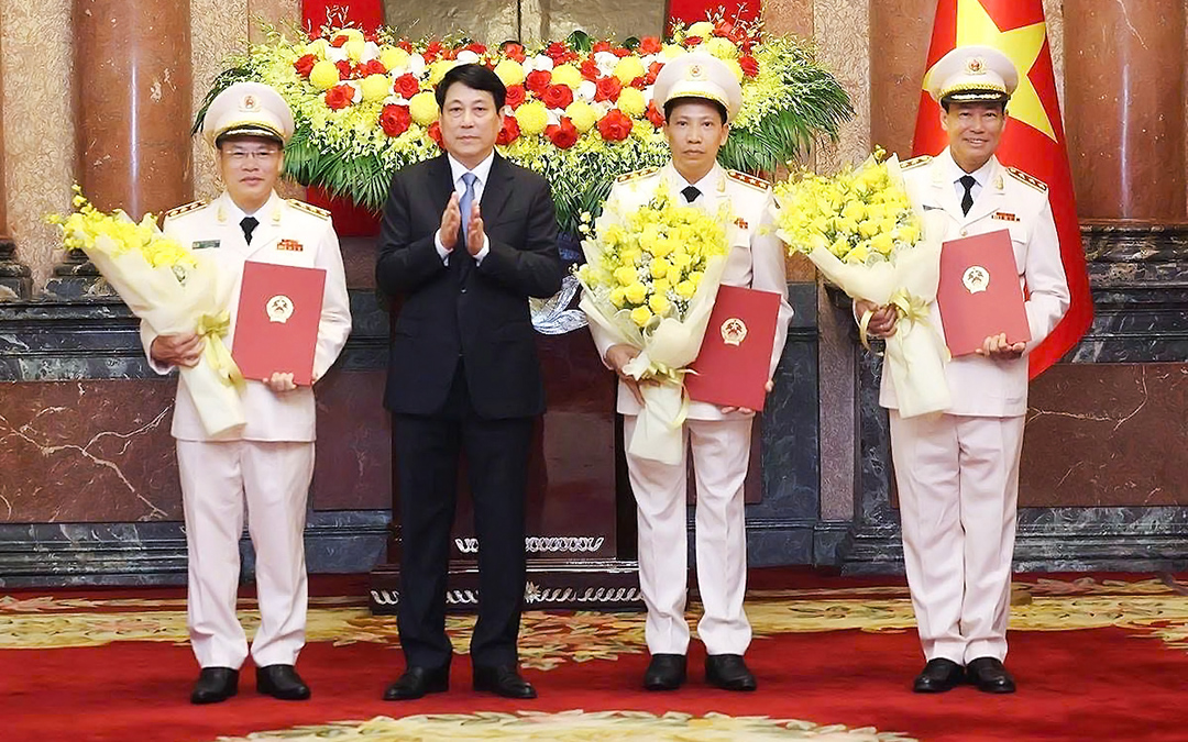 Chủ tịch nước thăng cấp bậc hàm thượng tướng cho 3 thứ trưởng Bộ Công an - Ảnh 1. Bộ Công an - Ảnh 1.