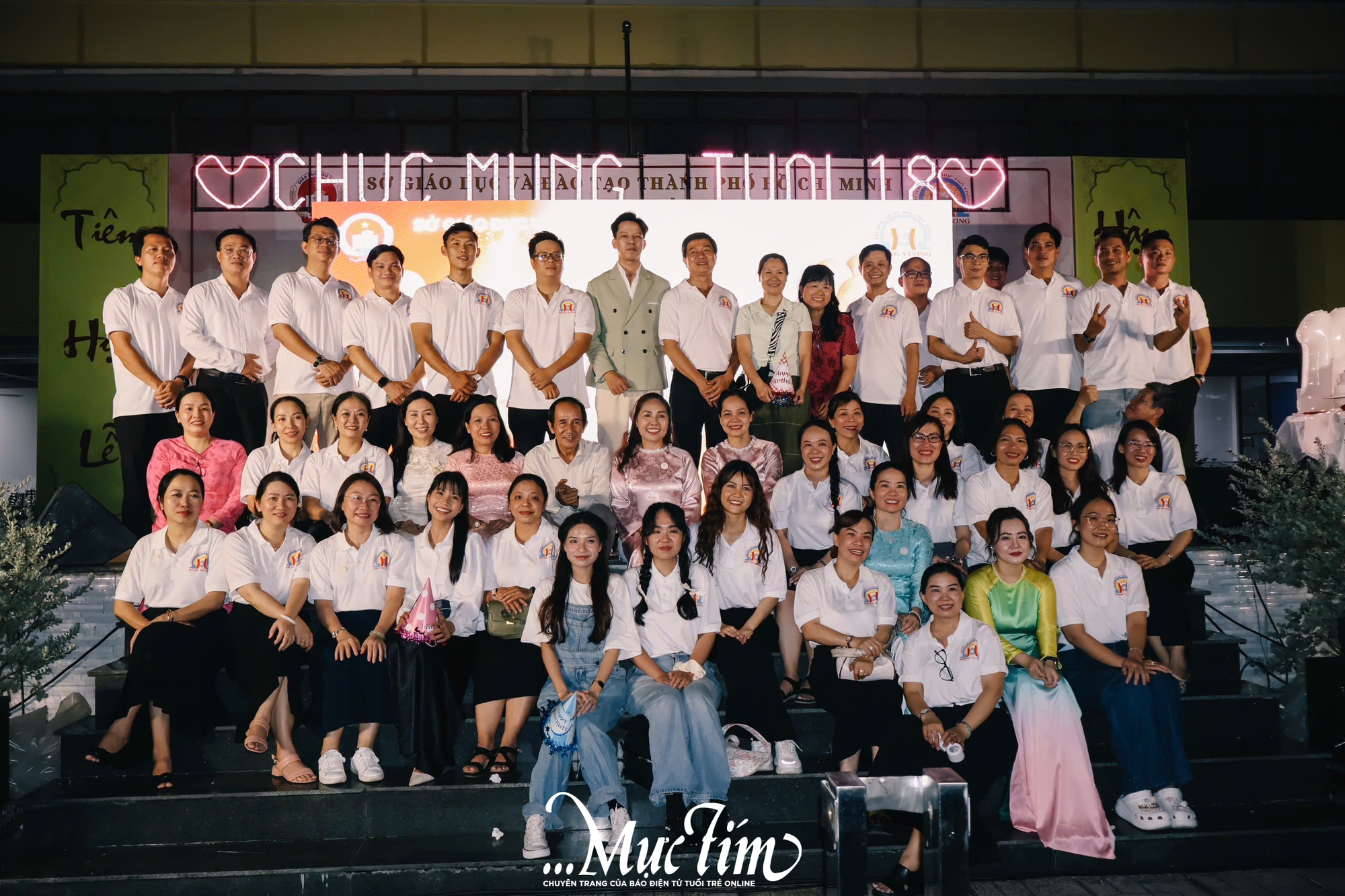 Thầy trò Trường THPT Hùng Vương thắp nến tuổi 18, cùng viết nên lời tạm biệt- Ảnh 38.