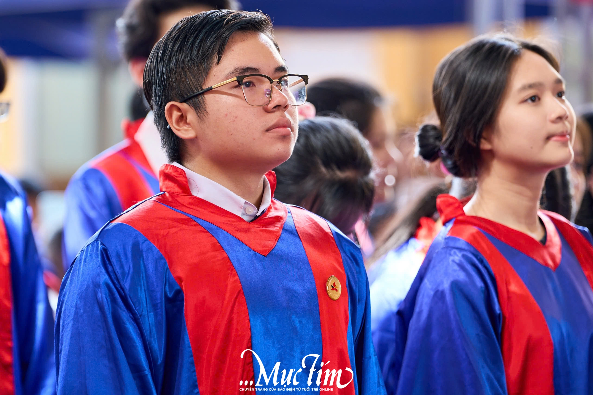 Thầy hiệu trưởng hát tặng học sinh trong lễ tri ân và trưởng thành- Ảnh 5.