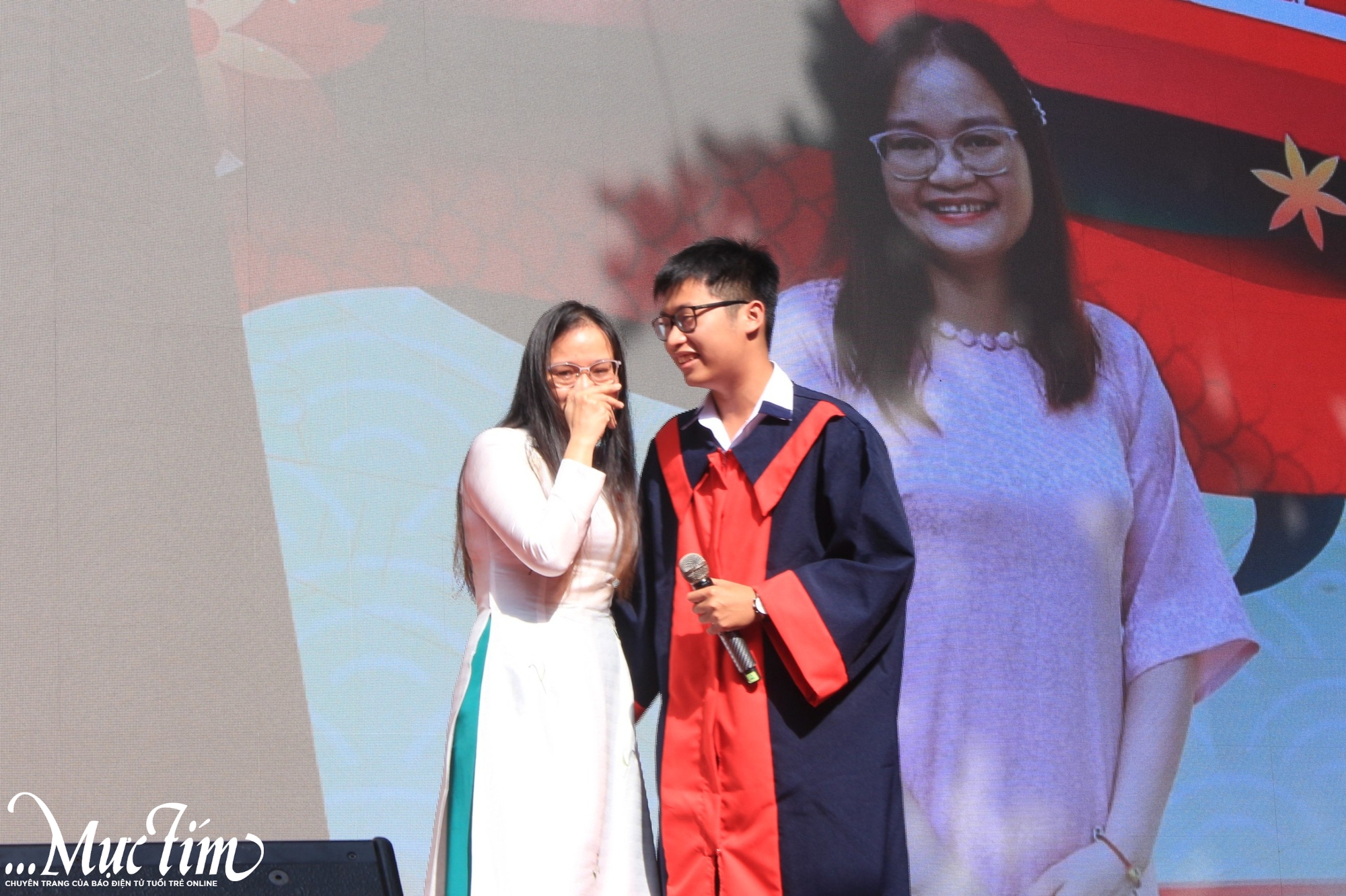 Học sinh phát biểu trong lễ tri ân: 'Điều may mắn nhất với con không phải điểm số cao hay một giải thưởng...' - Ảnh 13.