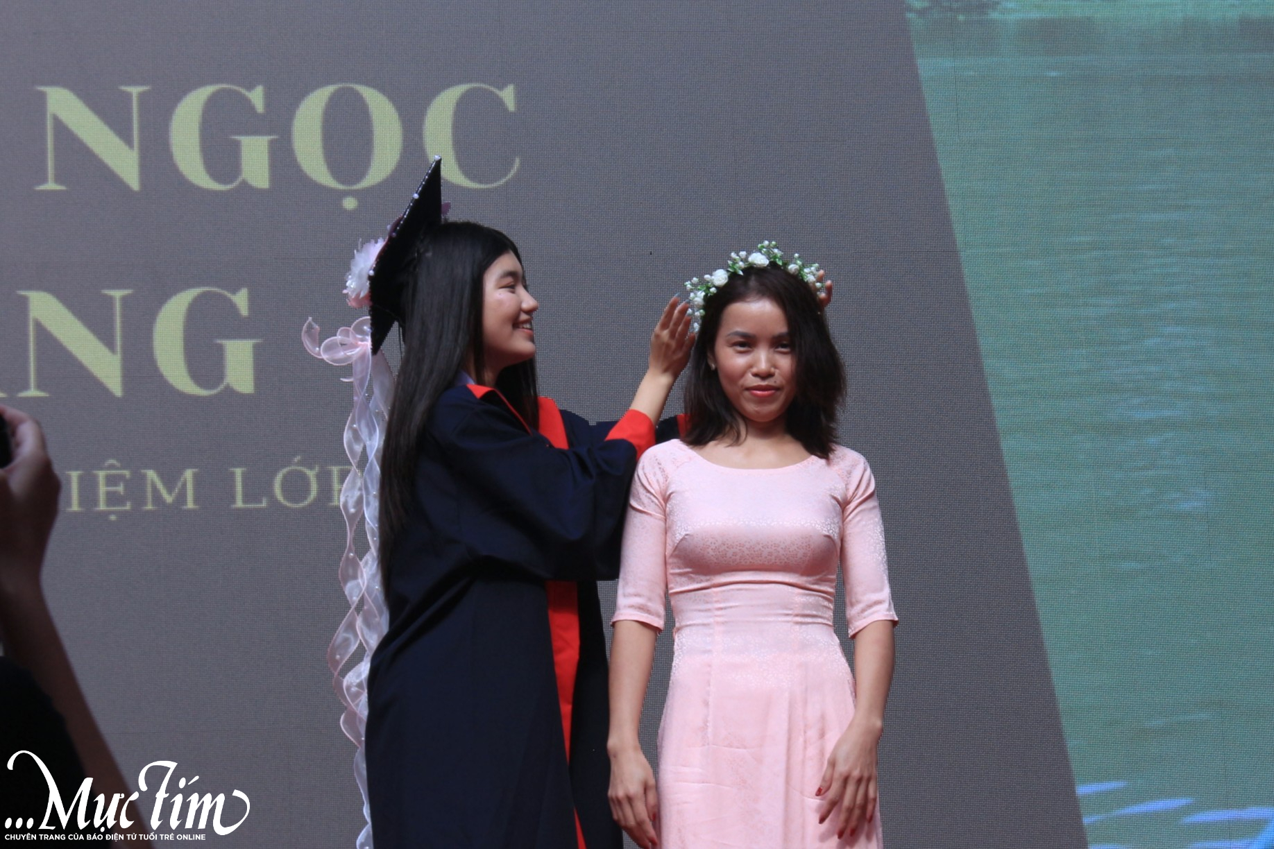 Học sinh phát biểu trong lễ tri ân: 'Điều may mắn nhất với con không phải điểm số cao hay một giải thưởng...' - Ảnh 15.