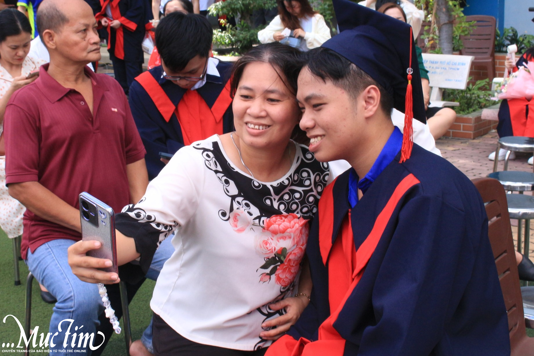 Học sinh phát biểu trong lễ tri ân: 'Điều may mắn nhất với con không phải điểm số cao hay một giải thưởng...' - Ảnh 19.