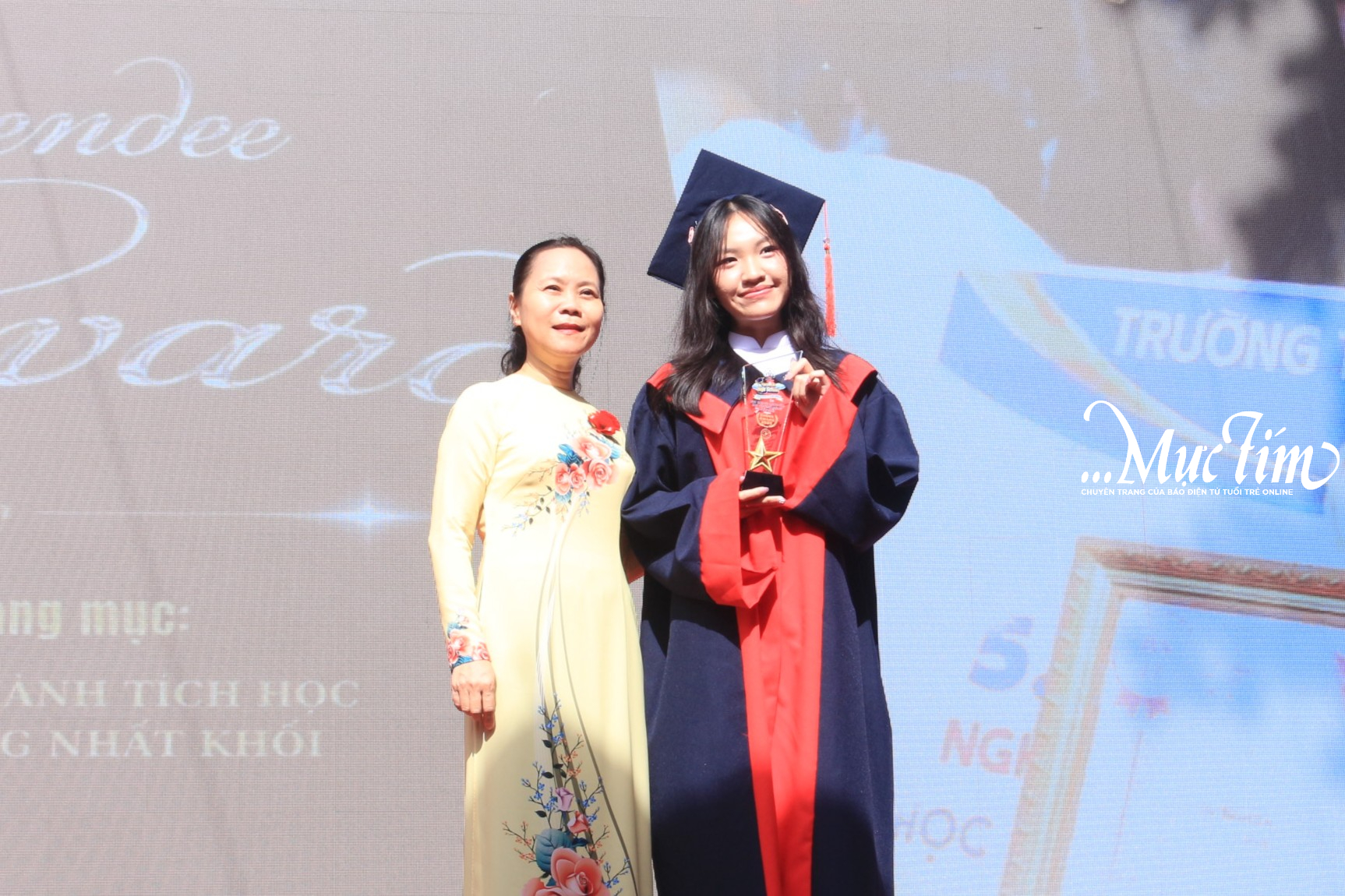 Lớp có nhiều trai xinh gái đẹp nhất khối 12 Trường THPT Nguyễn Du?- Ảnh 2.