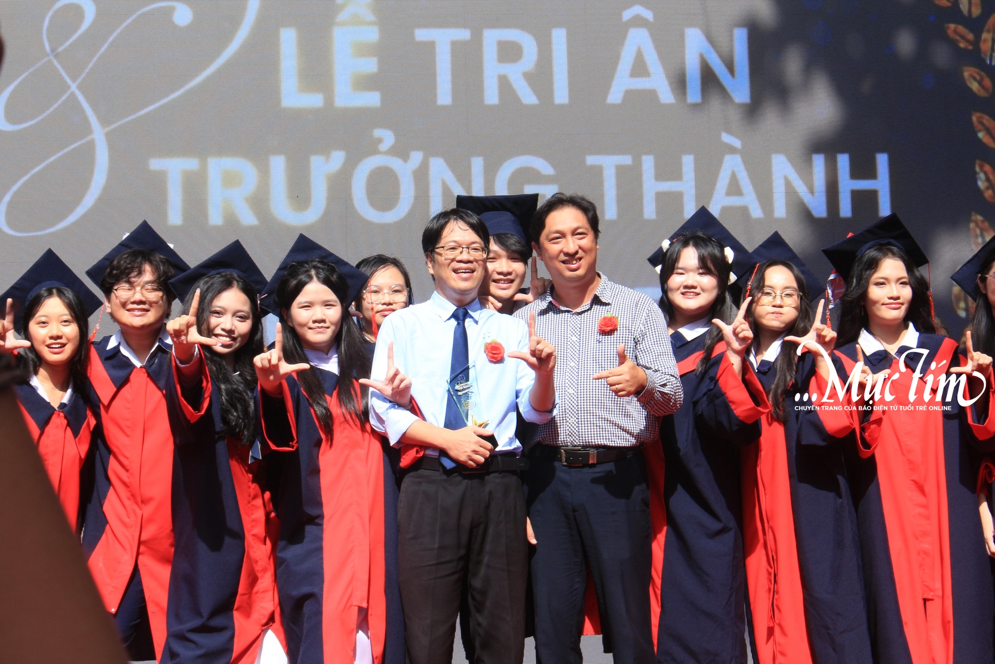 Lớp có nhiều trai xinh gái đẹp nhất khối 12 Trường THPT Nguyễn Du?- Ảnh 11.