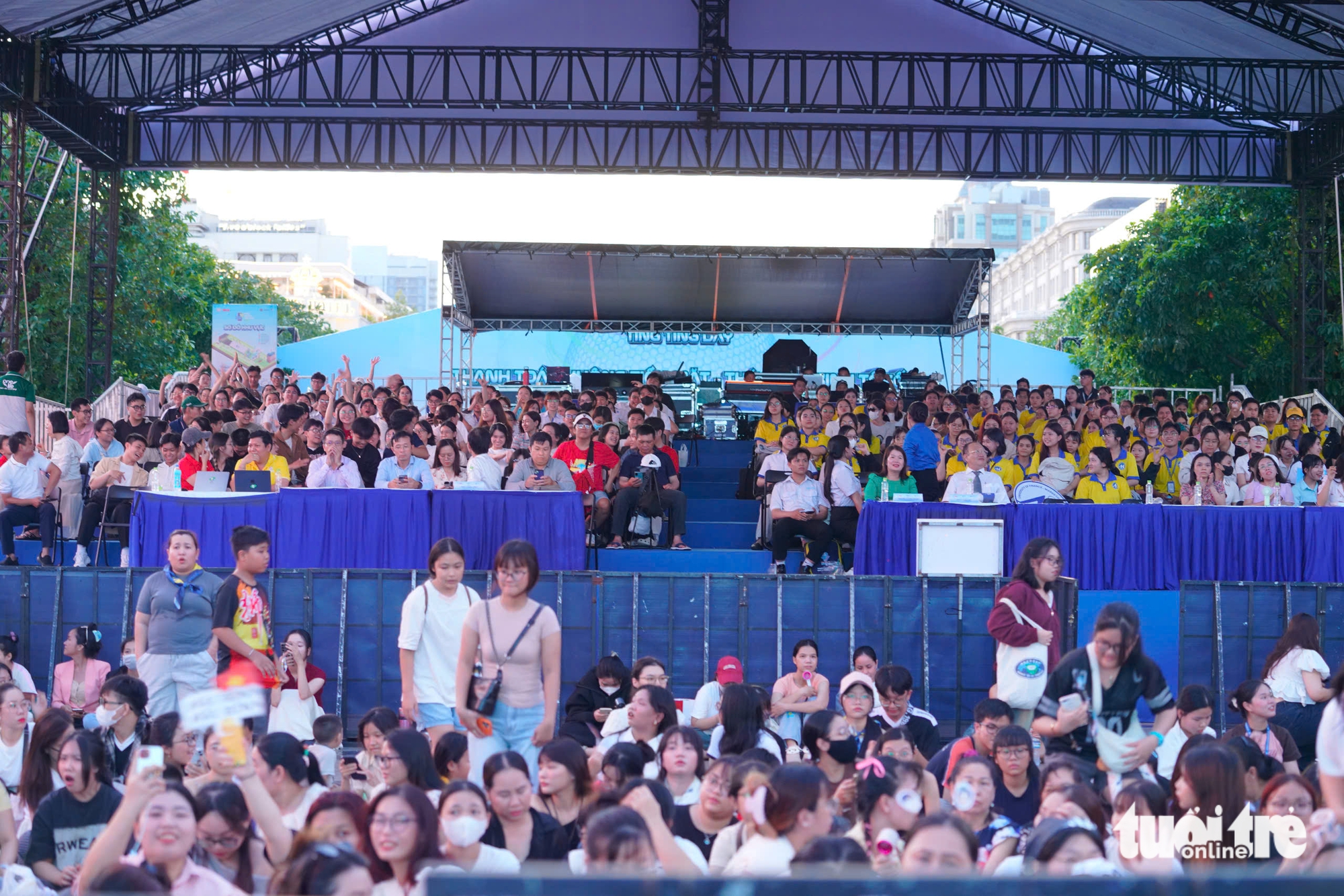 Đội FinHer Trường đại học Kinh tế - Luật chiến thắng game show Đấu trường tài chính - Ảnh 8. Đấu trường tài chính - Ảnh 8.