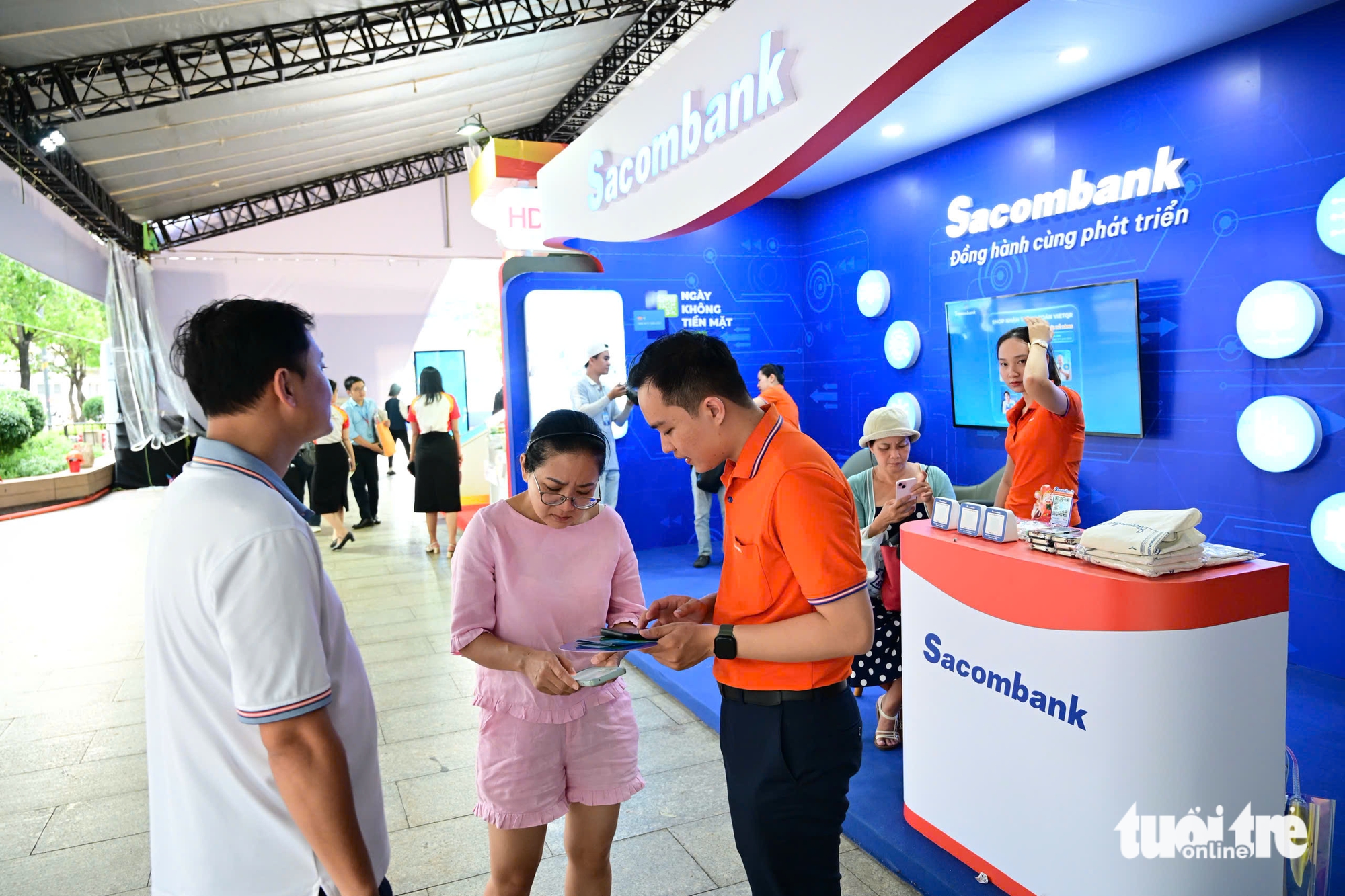 Ngắm 10 không gian trải nghiệm ấn tượng nhất tại Lễ hội không tiền mặt 2025 - Ảnh 8.