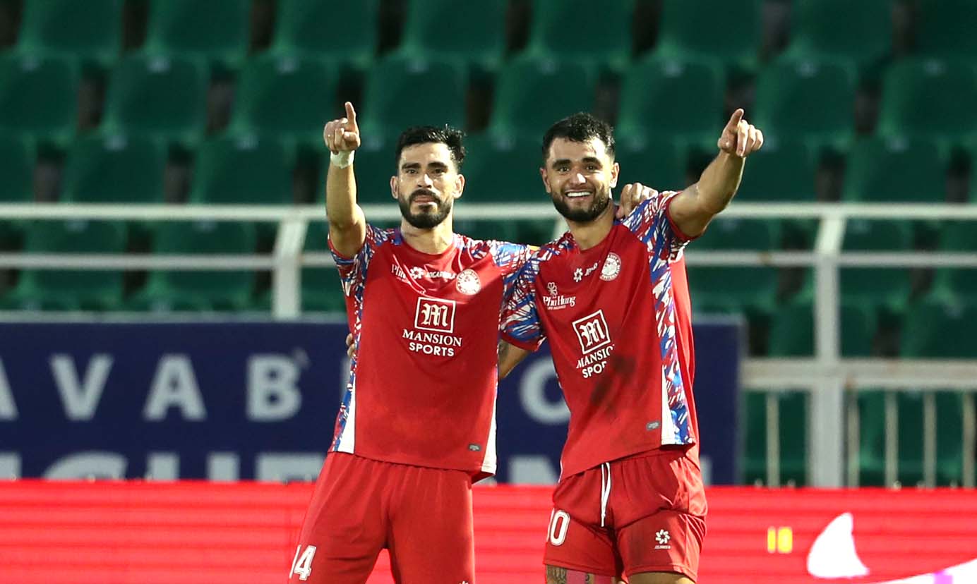 Cầu thủ lẫn ban huấn luyện CLB Bình Định thẫn thờ vì sắp rớt hạng - Ảnh 1.