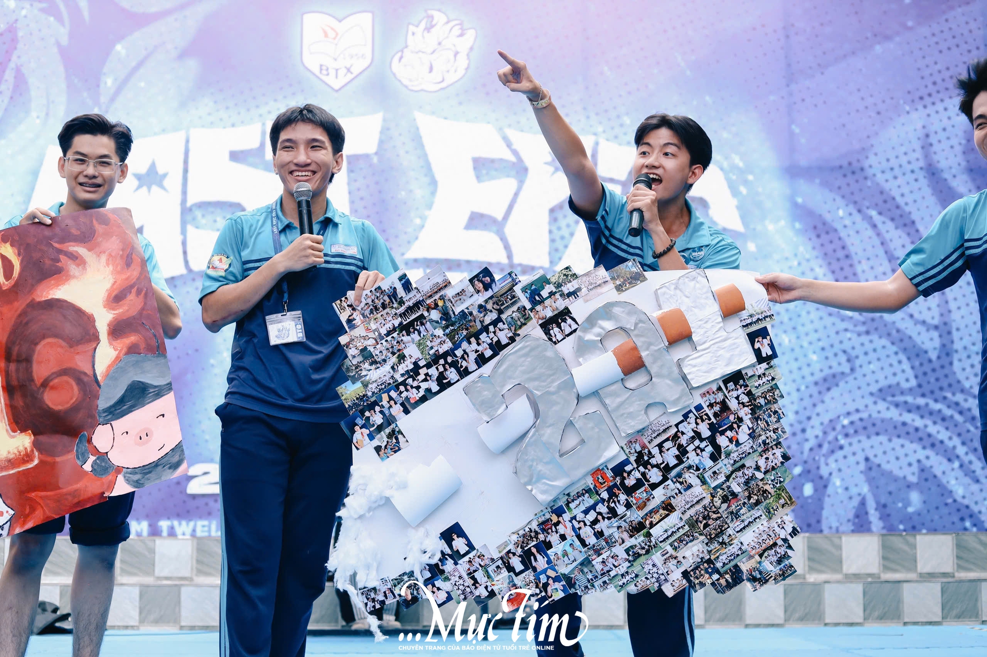 Học trò lớp 12 Trường THPT Bùi Thị Xuân ném bóng nước, trao ruy băng trong ngày chia tay - Ảnh 7.