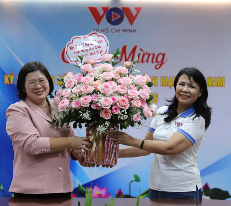 báo chí - Ảnh 1.