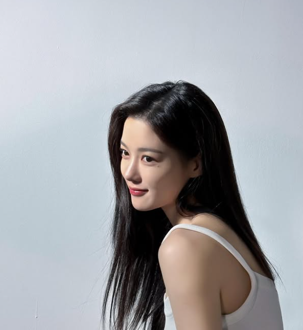 Dàn sao khủng quy tụ trong Omniscient reader; Jisoo hé lộ ngày BLACKPINK tái xuất - Ảnh 2.