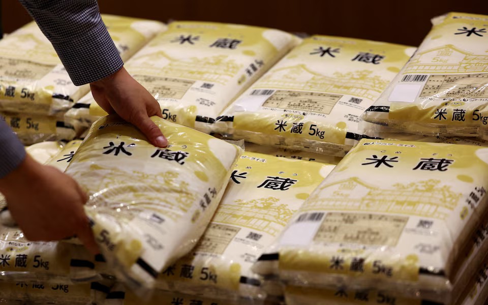 Japan rice price falls below 4,000 yen, 1st since March- Ảnh 2.