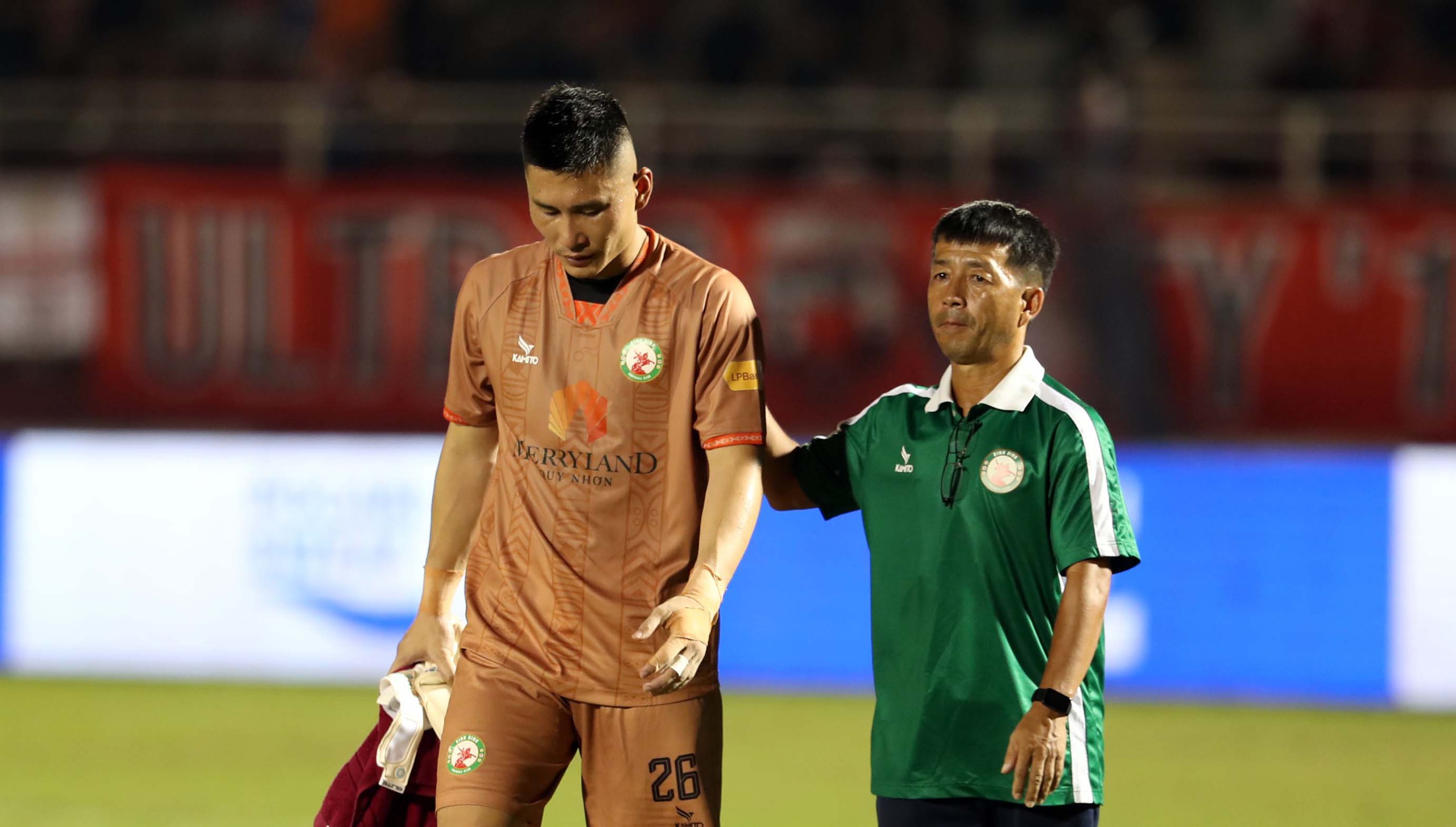 សោកនាដកម្មបាល់ទាត់ក្នុងទឹកដីនៃសិល្បៈក្បាច់គុន - រូបថត ១. bóng đá - Ảnh 1.