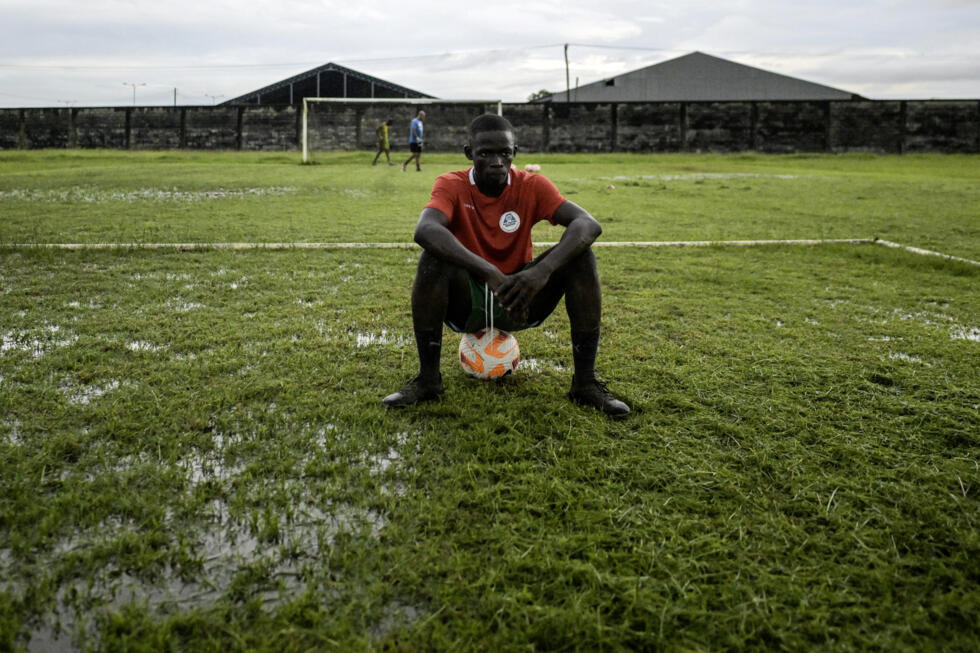 Payback time: how Dutch players could power Suriname to the World Cup- Ảnh 2. Payback time: how Dutch players could power Suriname to the World Cup- Ảnh 2.