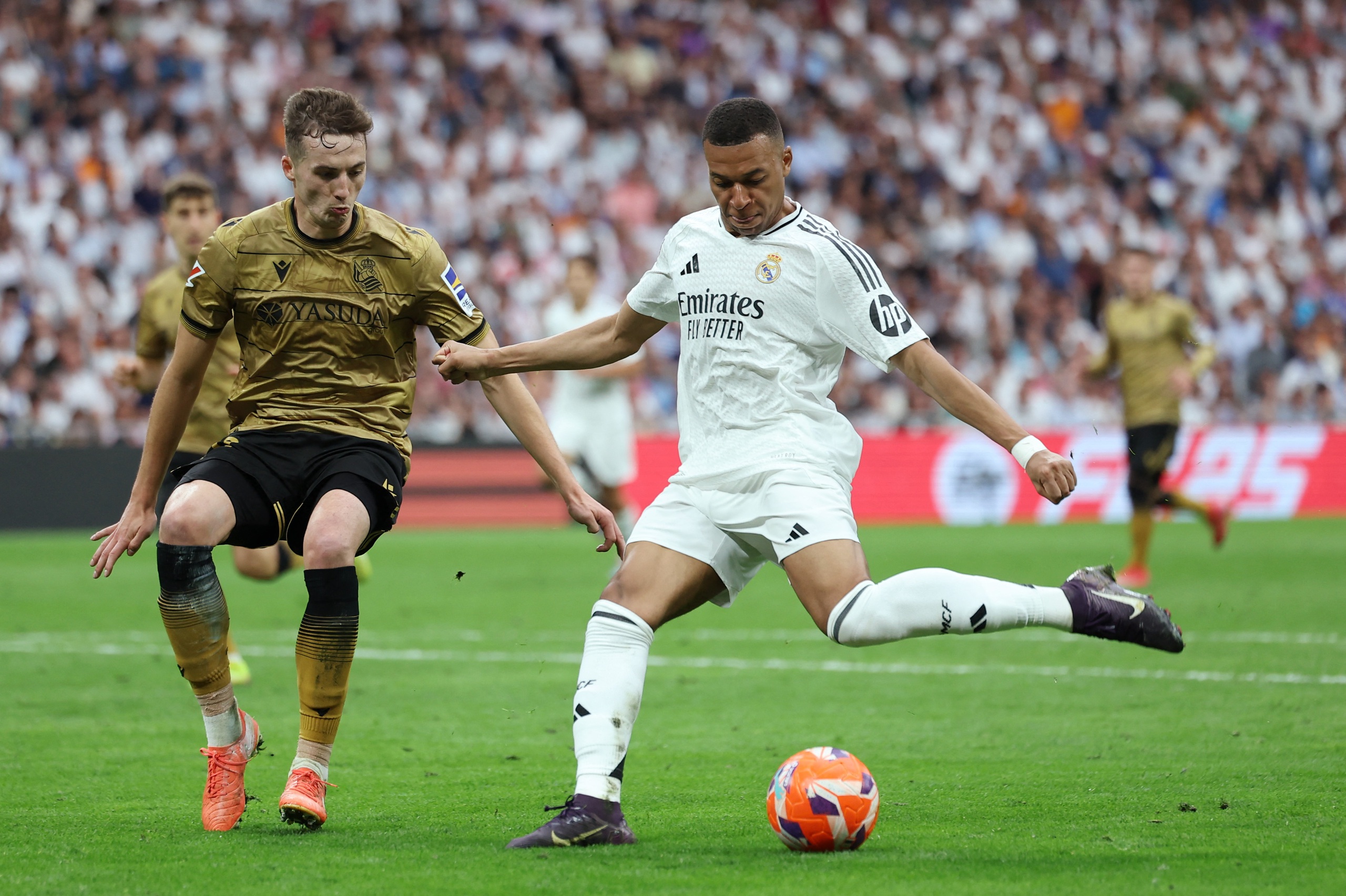 Mbappe nhập viện vì viêm dạ dày - Ảnh 1.