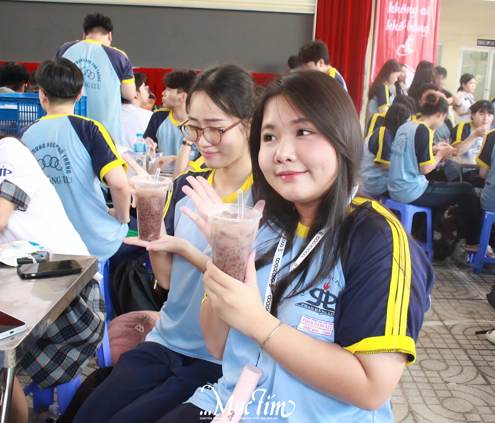 Chè đậu đỏ ngọt ngào từ thầy cô Trường THPT Phan Đăng Lưu- Ảnh 5.