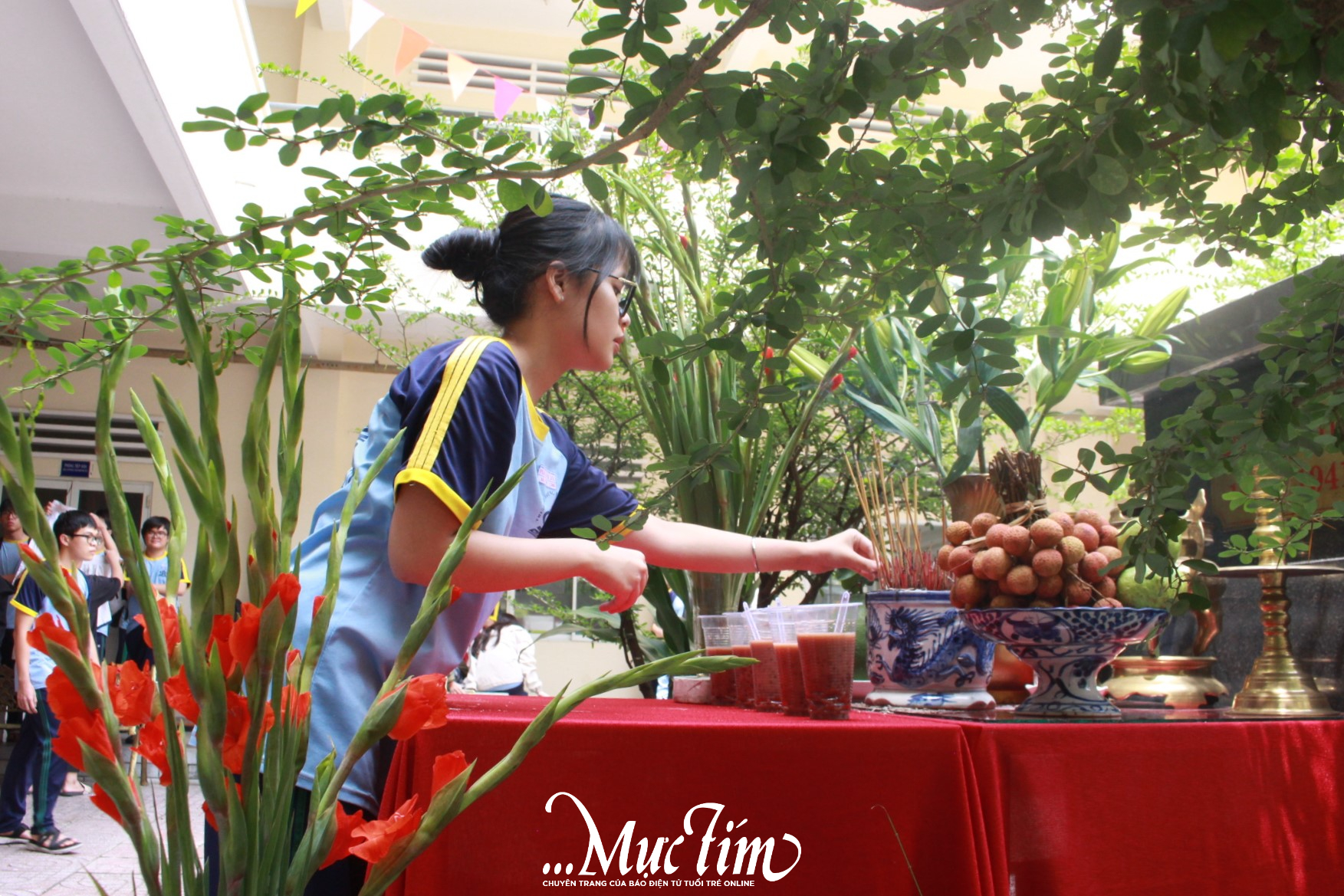 Chè đậu đỏ ngọt ngào từ thầy cô Trường THPT Phan Đăng Lưu- Ảnh 6.