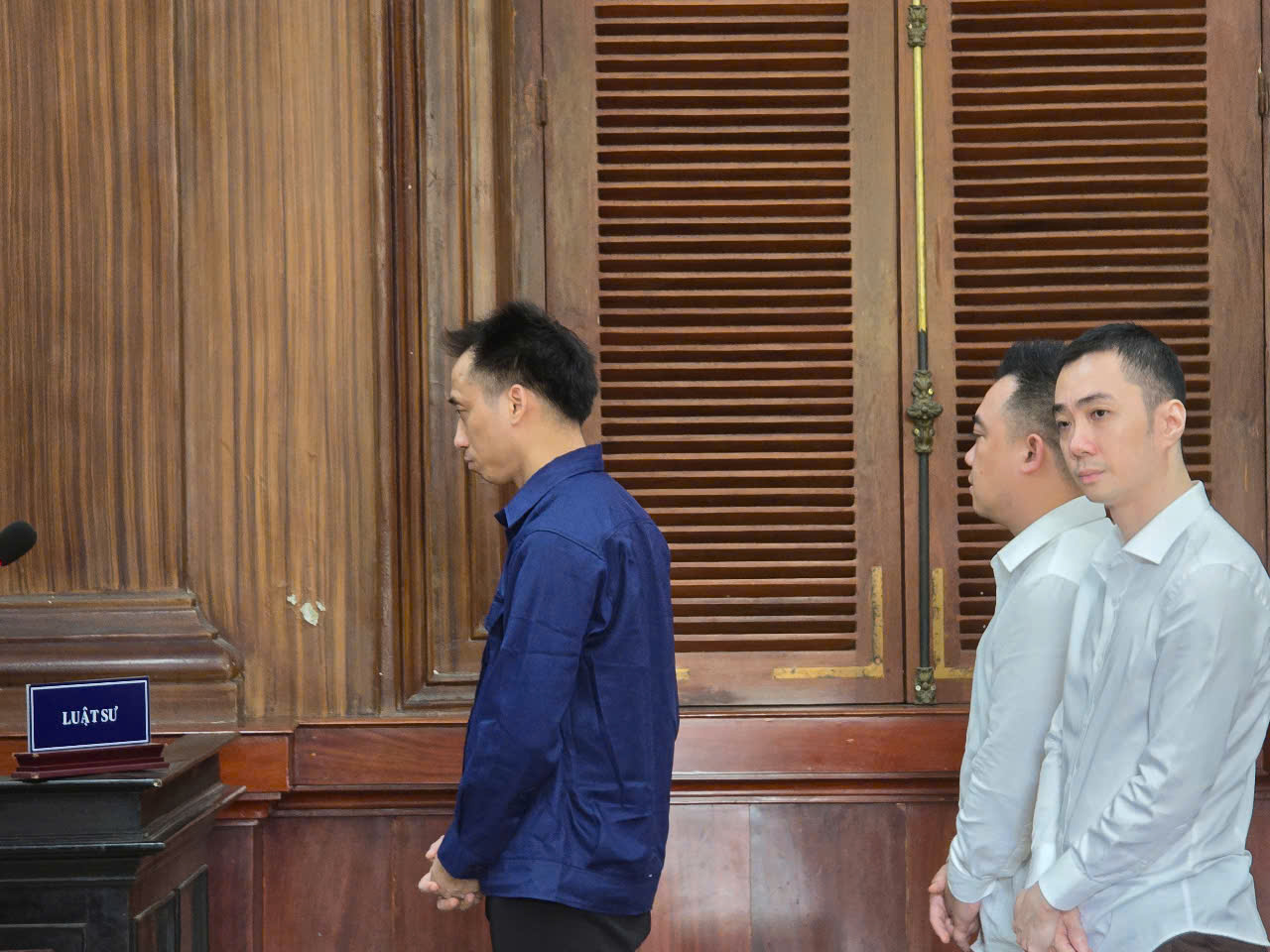 Tìm người 'lo không bị công an kiểm tra', chủ nhà hàng mất 250 triệu còn bị xử lý hình sự - Ảnh 1. nhà hàng - Ảnh 1.