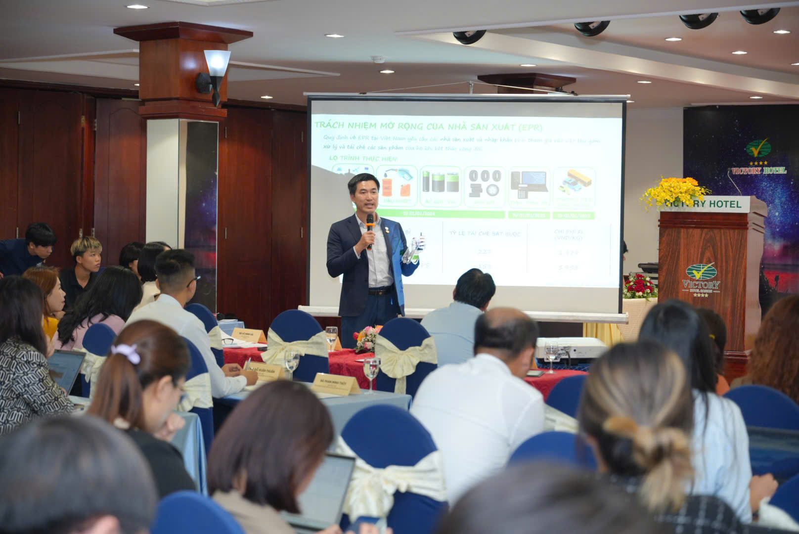 Nhiều doanh nghiệp lo về trách nhiệm tái chế, có đơn vị chuẩn bị sẵn tiền phạt - Ảnh 2.