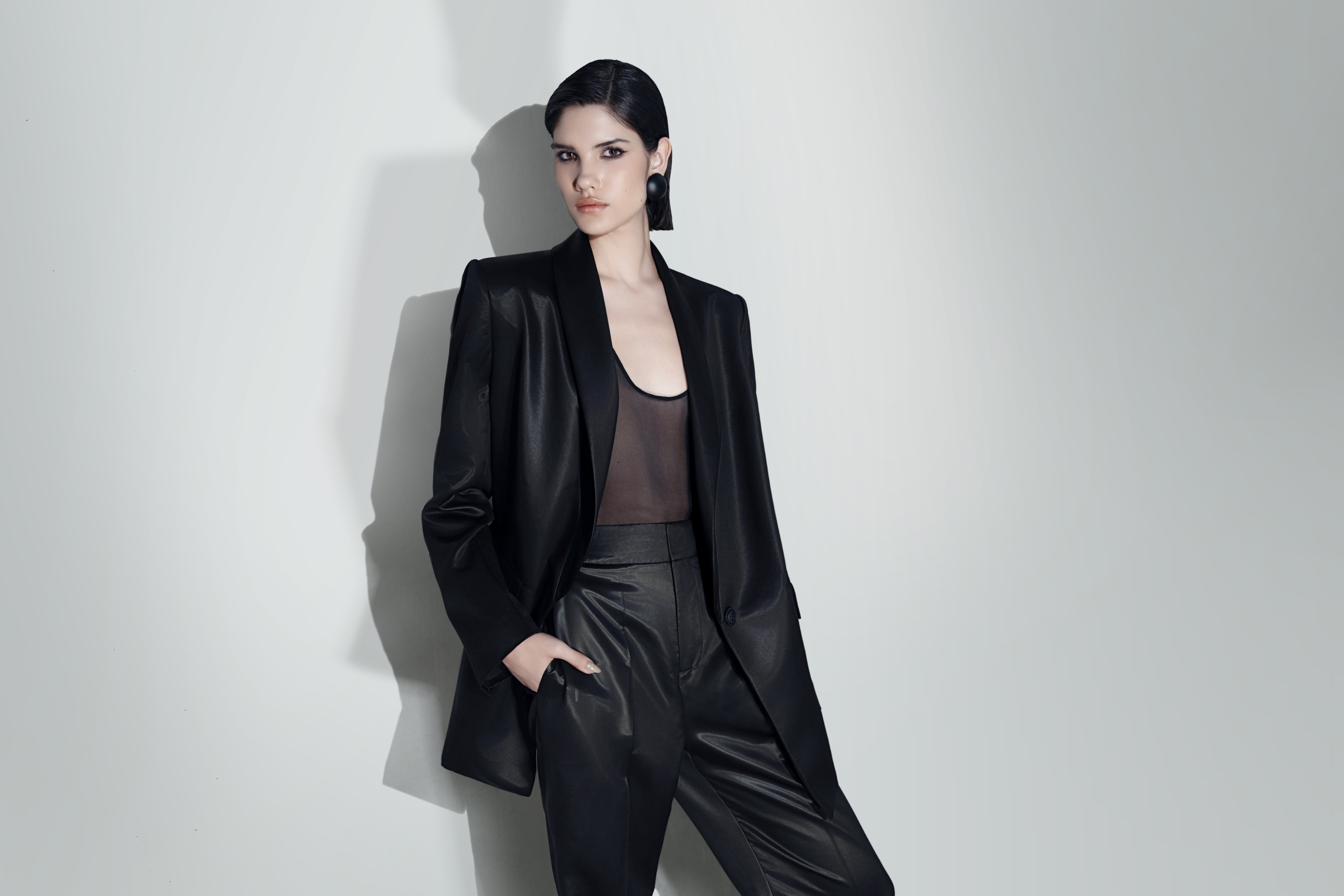 Många internationella stjärnor föredrar Cong Tris Lanh My A-klänning - Foto 4. Công Trí - Ảnh 4.