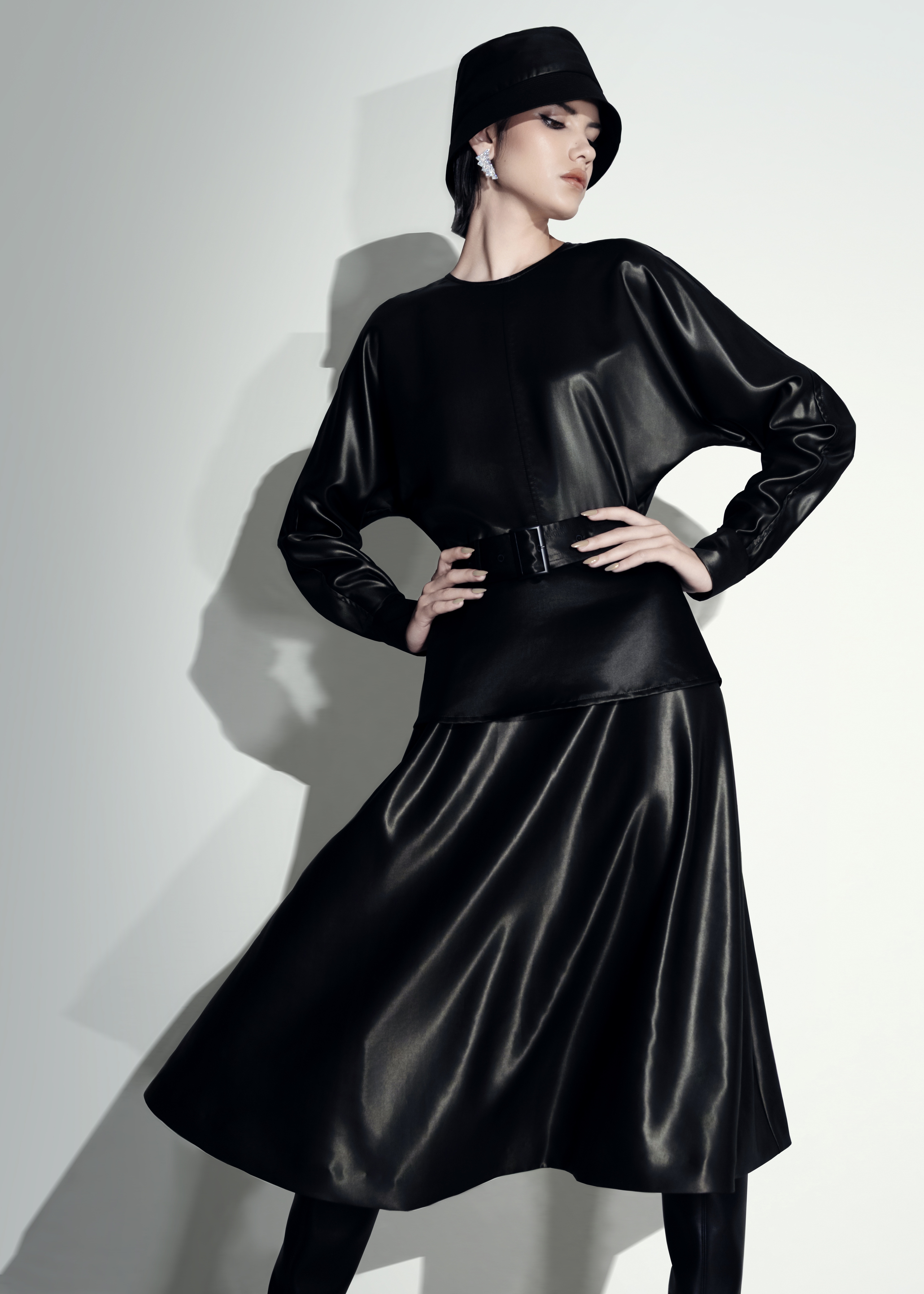 Många internationella stjärnor föredrar Cong Tris Lanh My A-klänning - Foto 2. Công Trí - Ảnh 2.