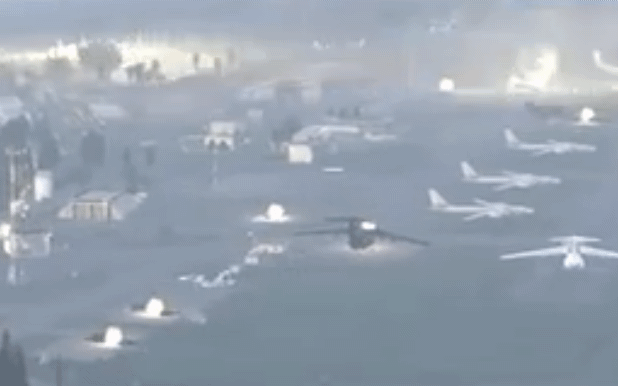 Video Nga tấn công căn cứ không quân Ukraine vào tháng 6-2025 là sai sự thật - Ảnh 1.