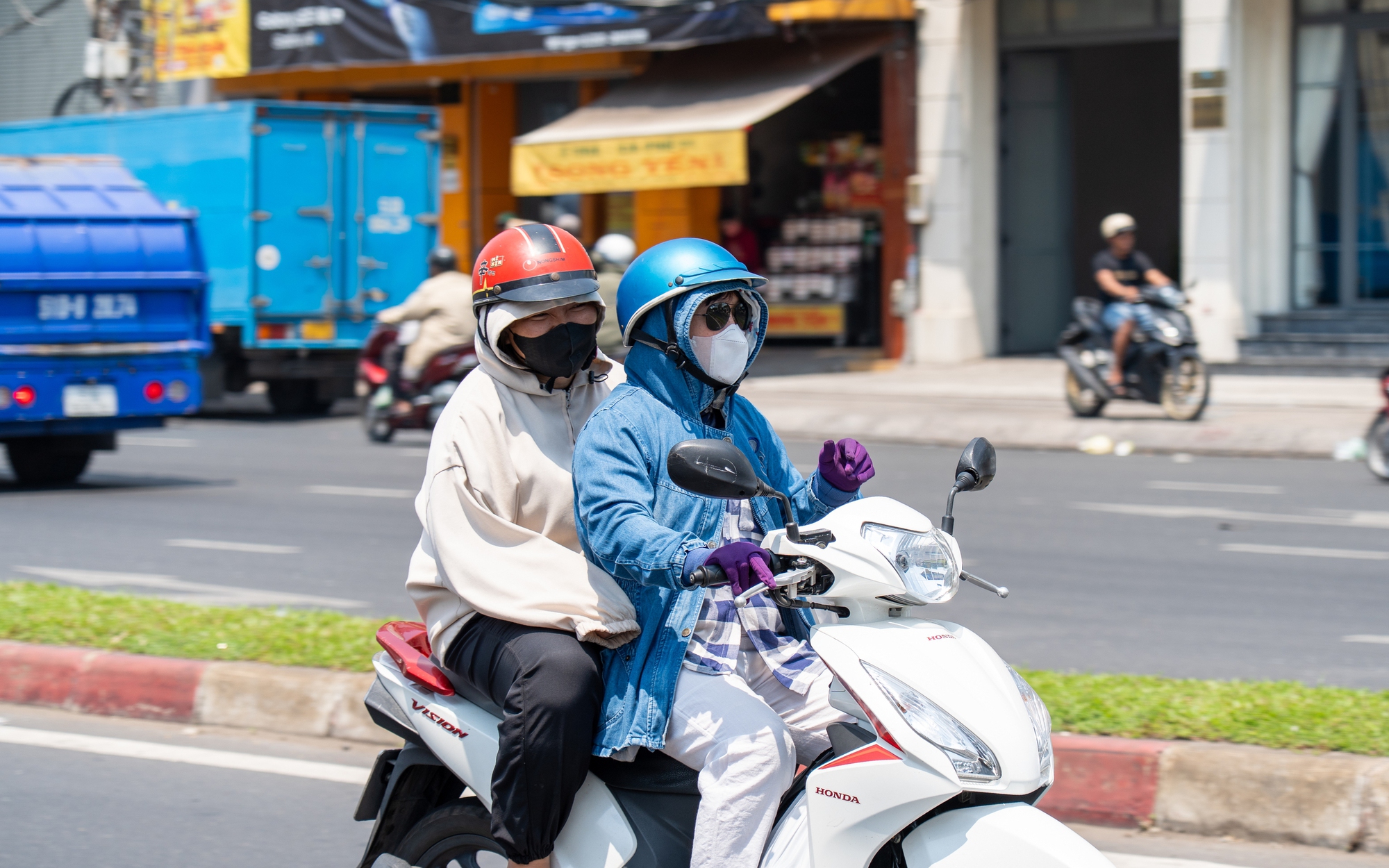Trong 10 ngày tới, xác suất mưa ở TP.HCM lên đến 60-70%- Ảnh 3.