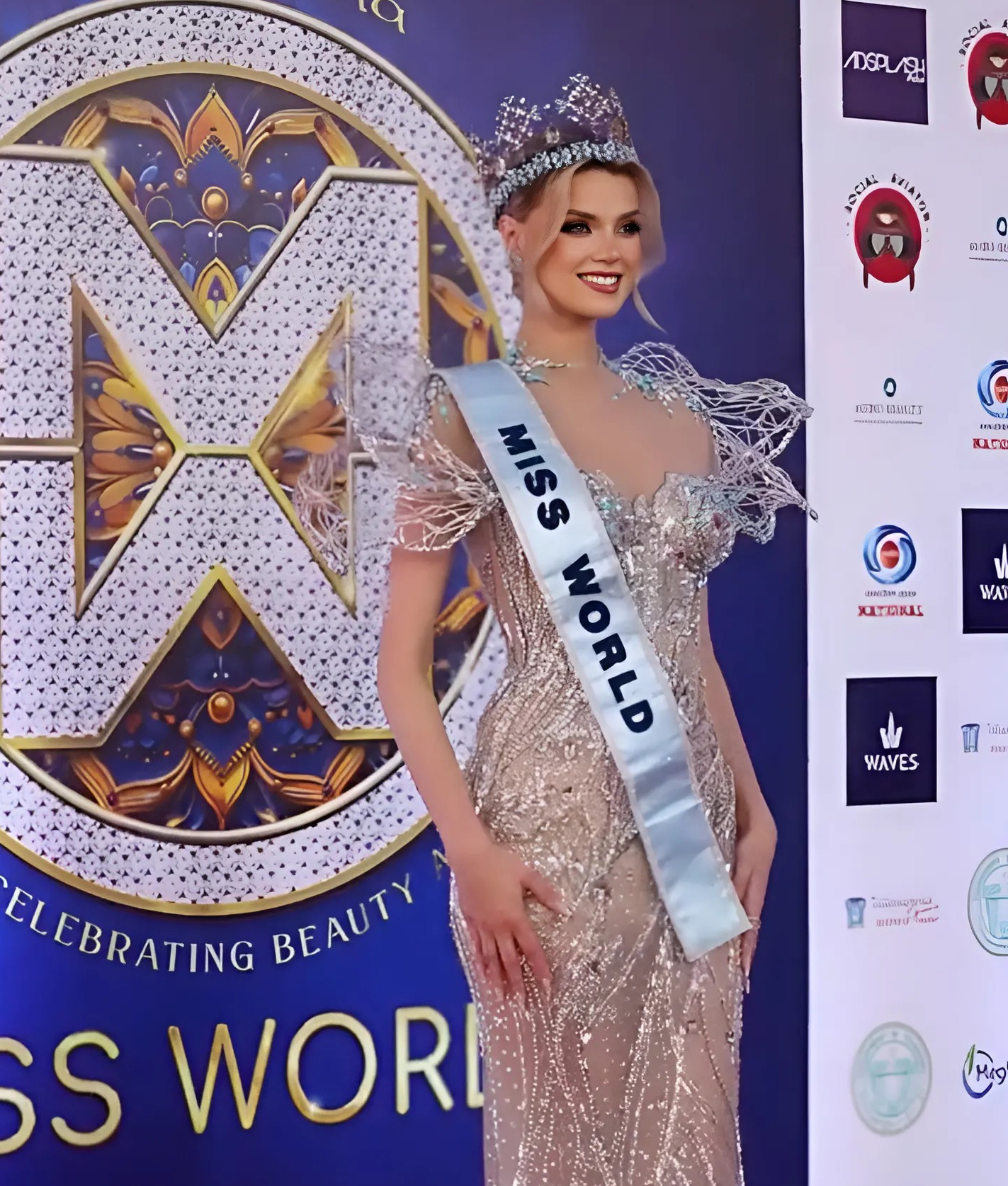 Phía Jack hoàn tiền cho một số người mua lightstick; Miss World 2024 diện đầm nhà thiết kế Việt - Ảnh 3. Jack - Ảnh 3.