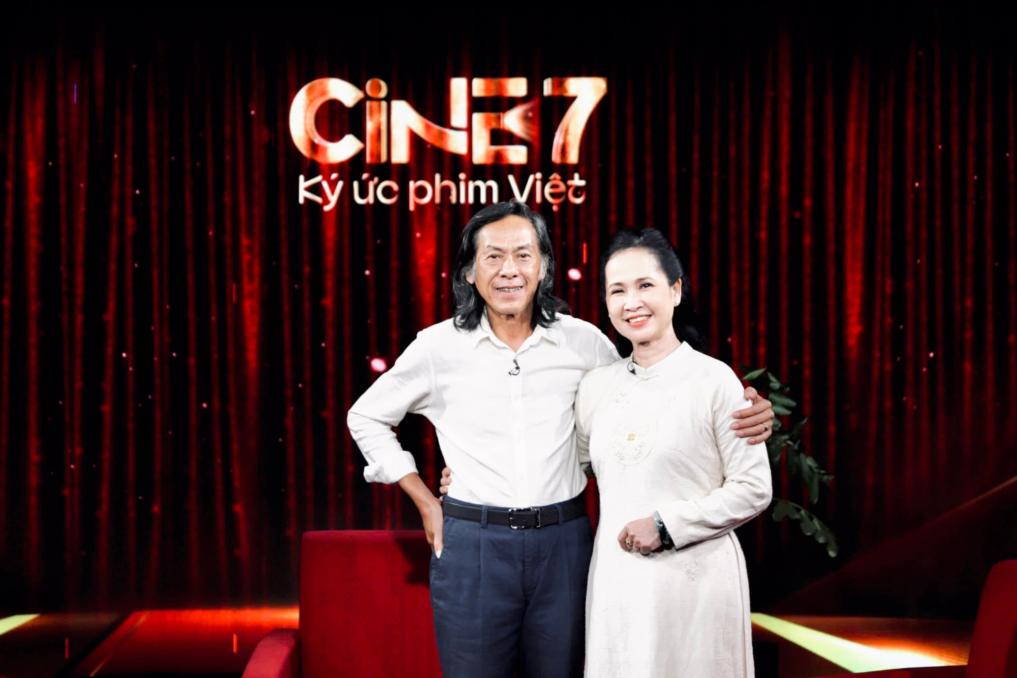 Út Lan: Oán linh giữ của đối đầu với 28 năm sau: Hậu tận thế; Kim Tử Long hát tôn vinh nghề báo - Ảnh 1. Út Lan Oán linh giữ của đối đầu với 28 năm sau: Hậu tận thế; Kim Tử Long hát tôn vinh nghề báo - Ảnh 1.
